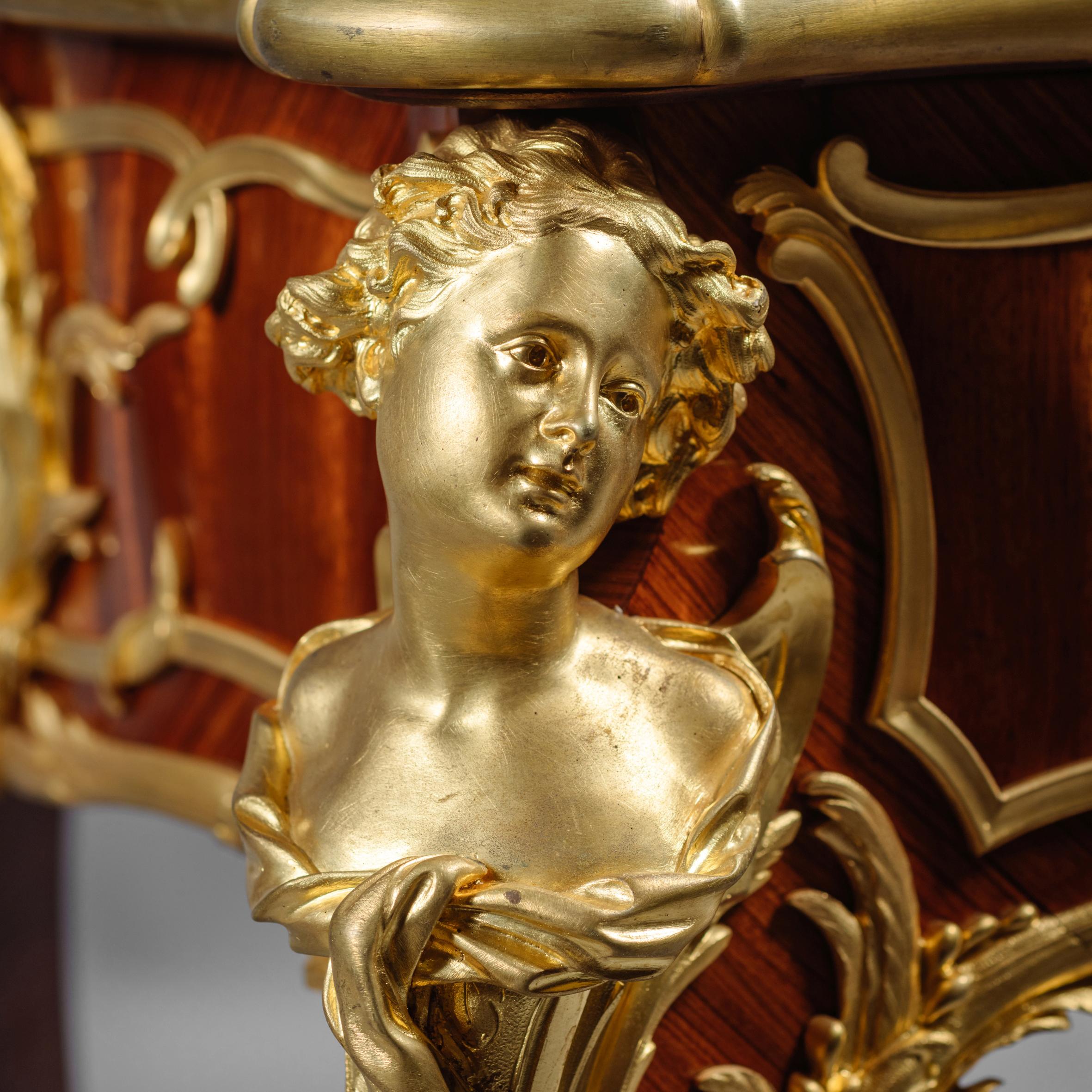 Seltener und bedeutender vergoldeter Bronzetisch im Stil von Louis XV von François Linke (Vergoldet) im Angebot