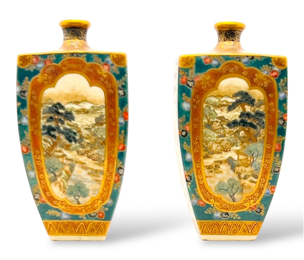 Raro e importante par de jarrones Satsuma de Okamoto Ryozan, periodo Meiji en venta 5