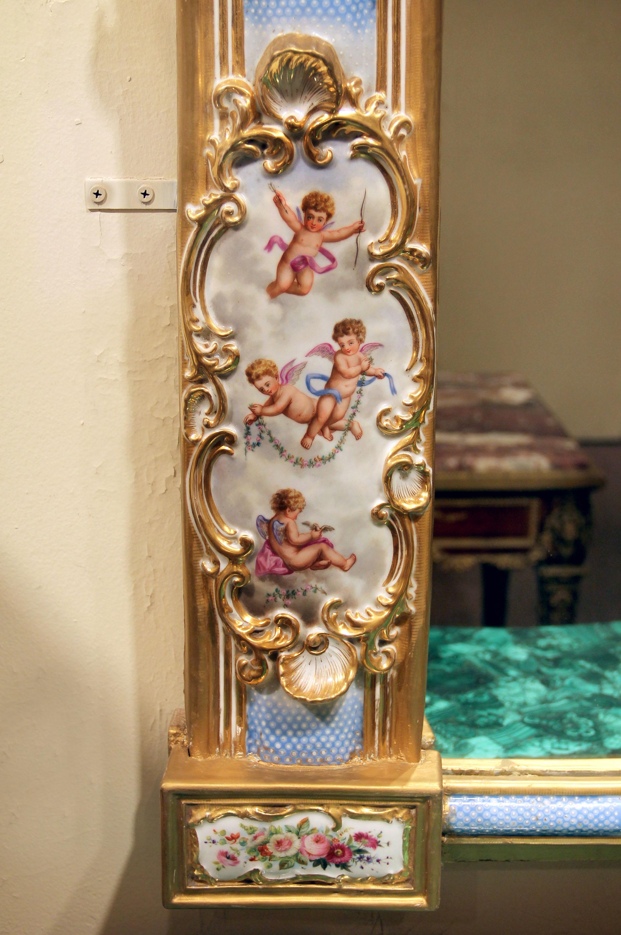 Français Paire de miroirs en porcelaine de Sèvres de la fin du 19e siècle:: rare et spéciale:: de style palatial