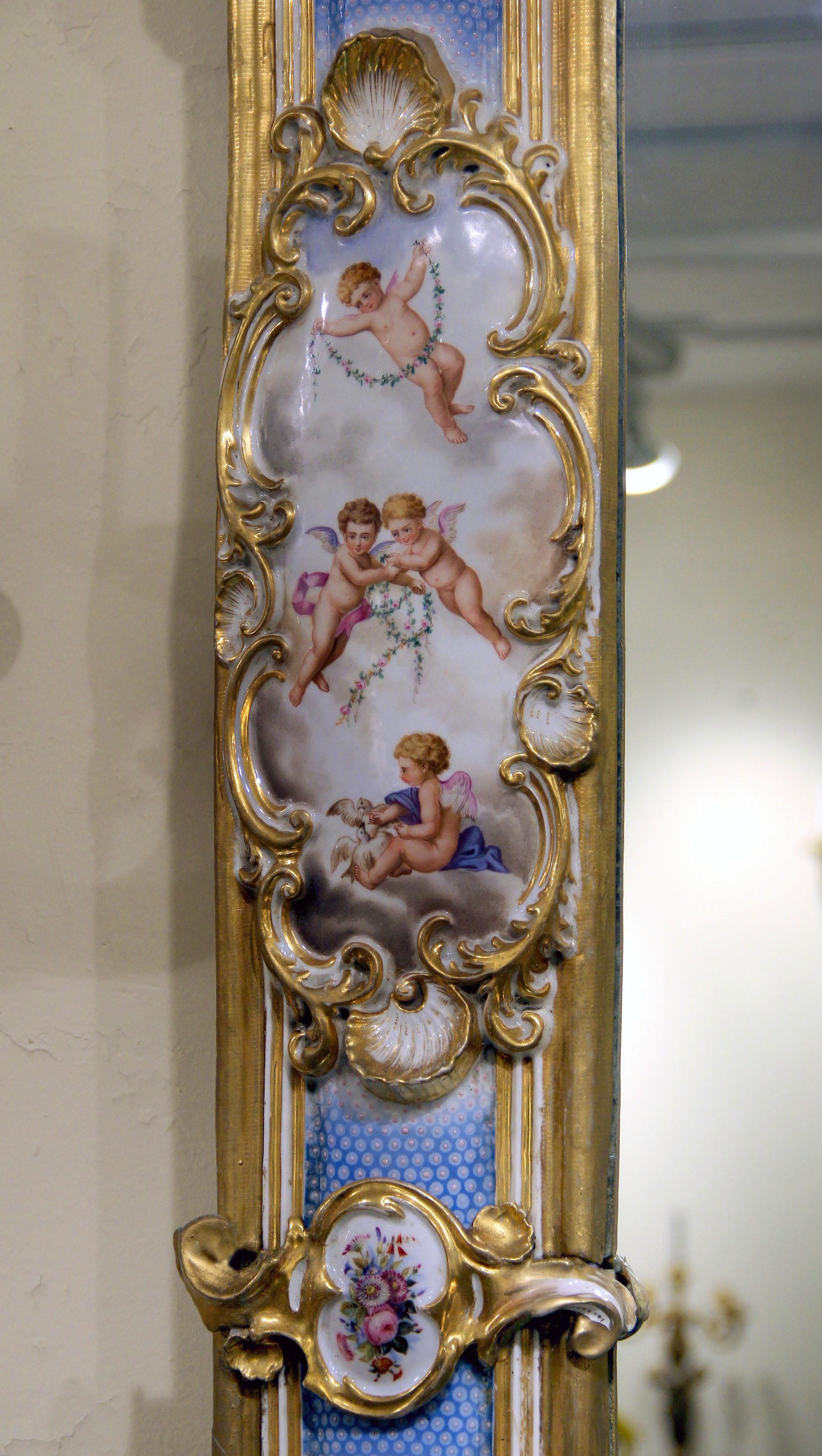 Peint à la main Paire de miroirs en porcelaine de Sèvres de la fin du 19e siècle:: rare et spéciale:: de style palatial