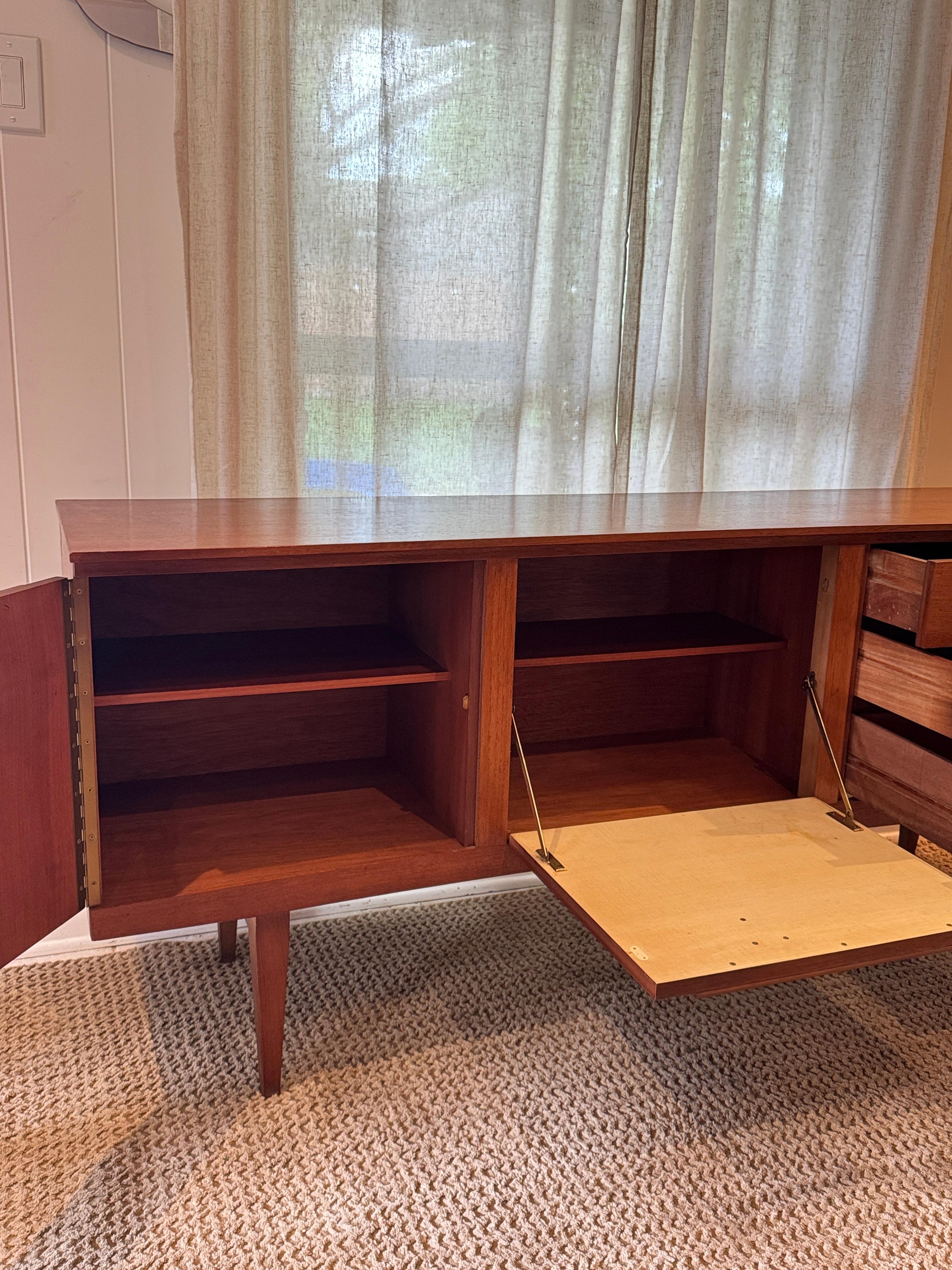 A rare and stunning mid century modern sideboard by Beautility, circa 1950s In Good Condition In Houston, TX