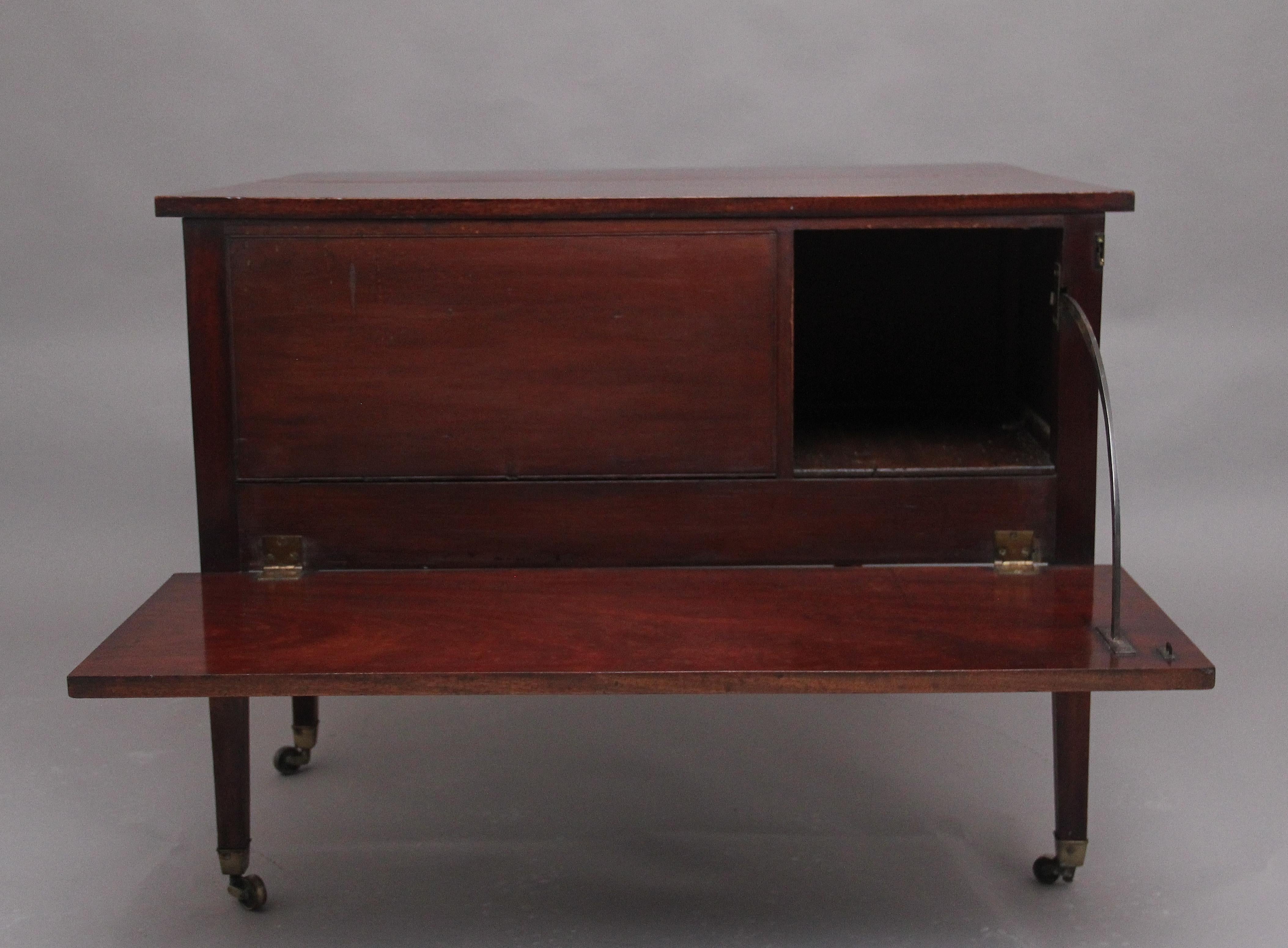 Rare and Unique 18th Century Mahogany Side Table For Sale 5