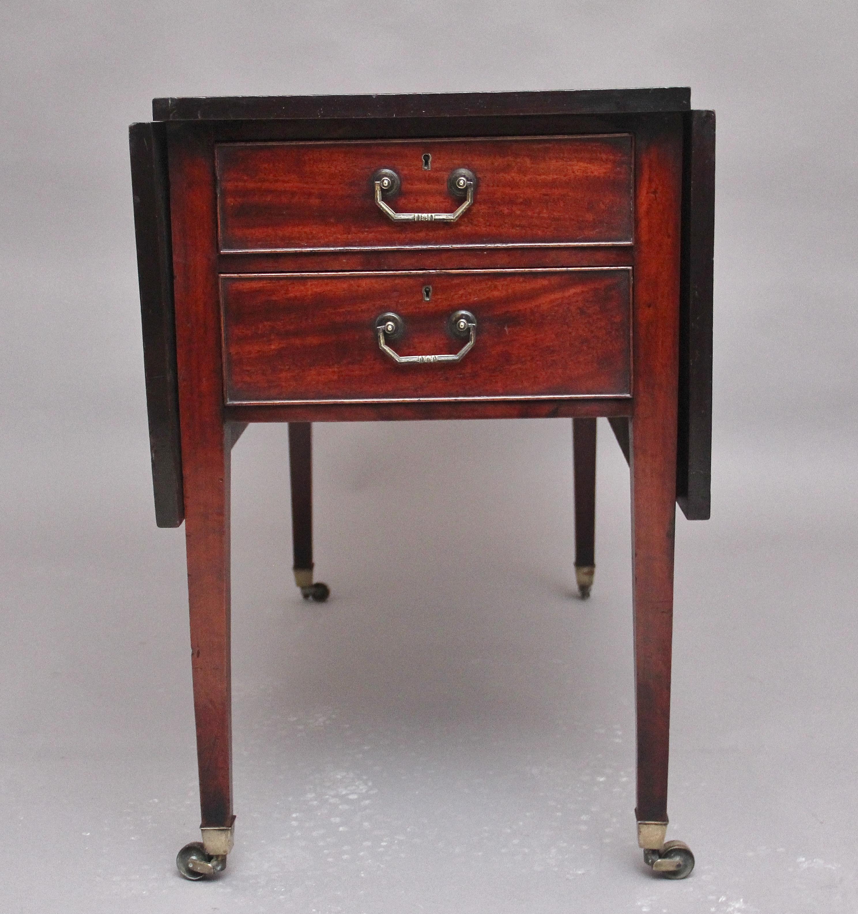 Rare and Unique 18th Century Mahogany Side Table For Sale 2