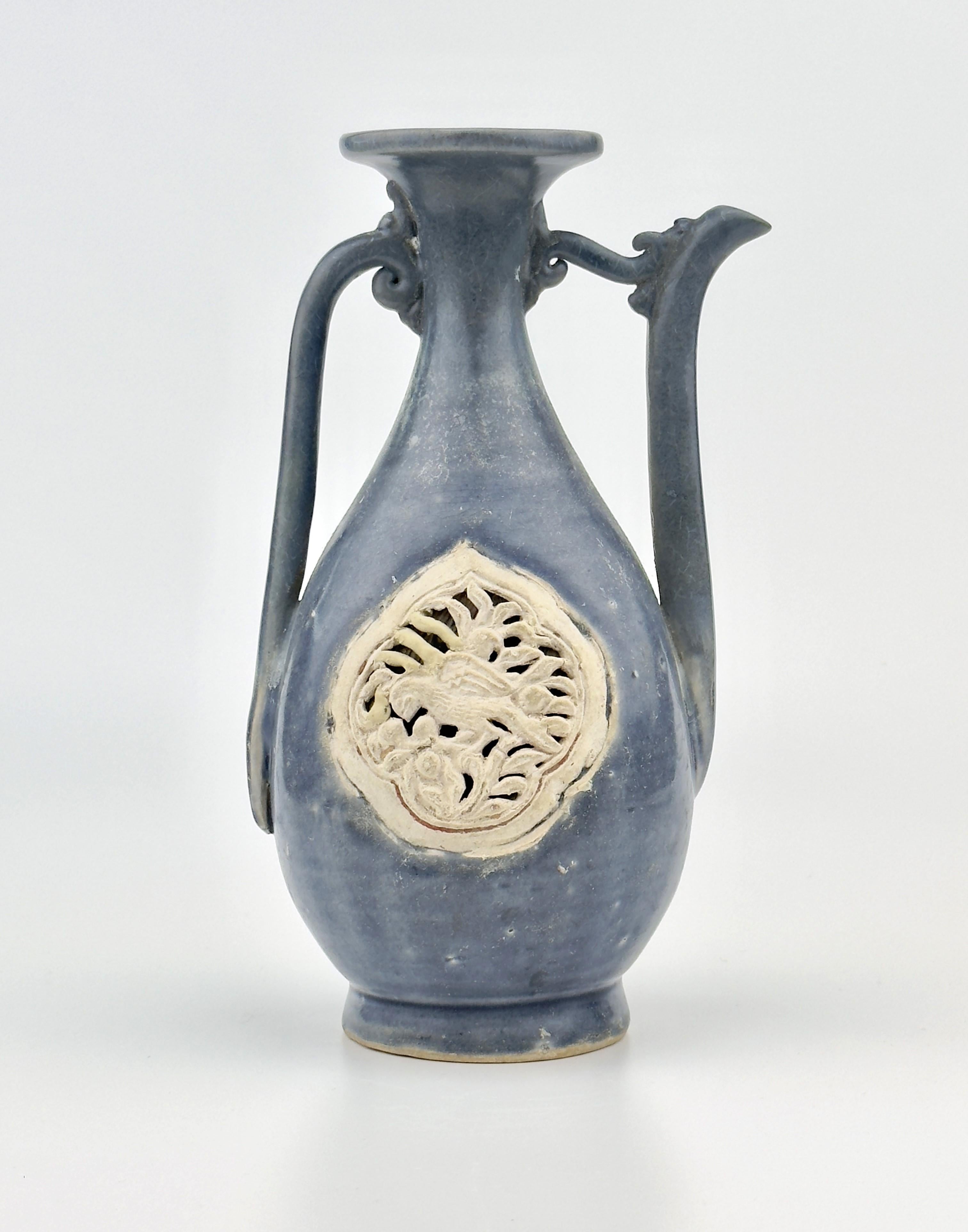 Ming  A Rare Annamese Blue and white Ewer, Circa 15th century For Sale