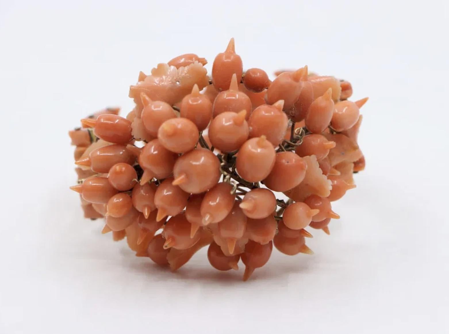 A Rare Antique Victorian Coral Parure - Coral Necklace, Bracelet & Brooch For Sale 5