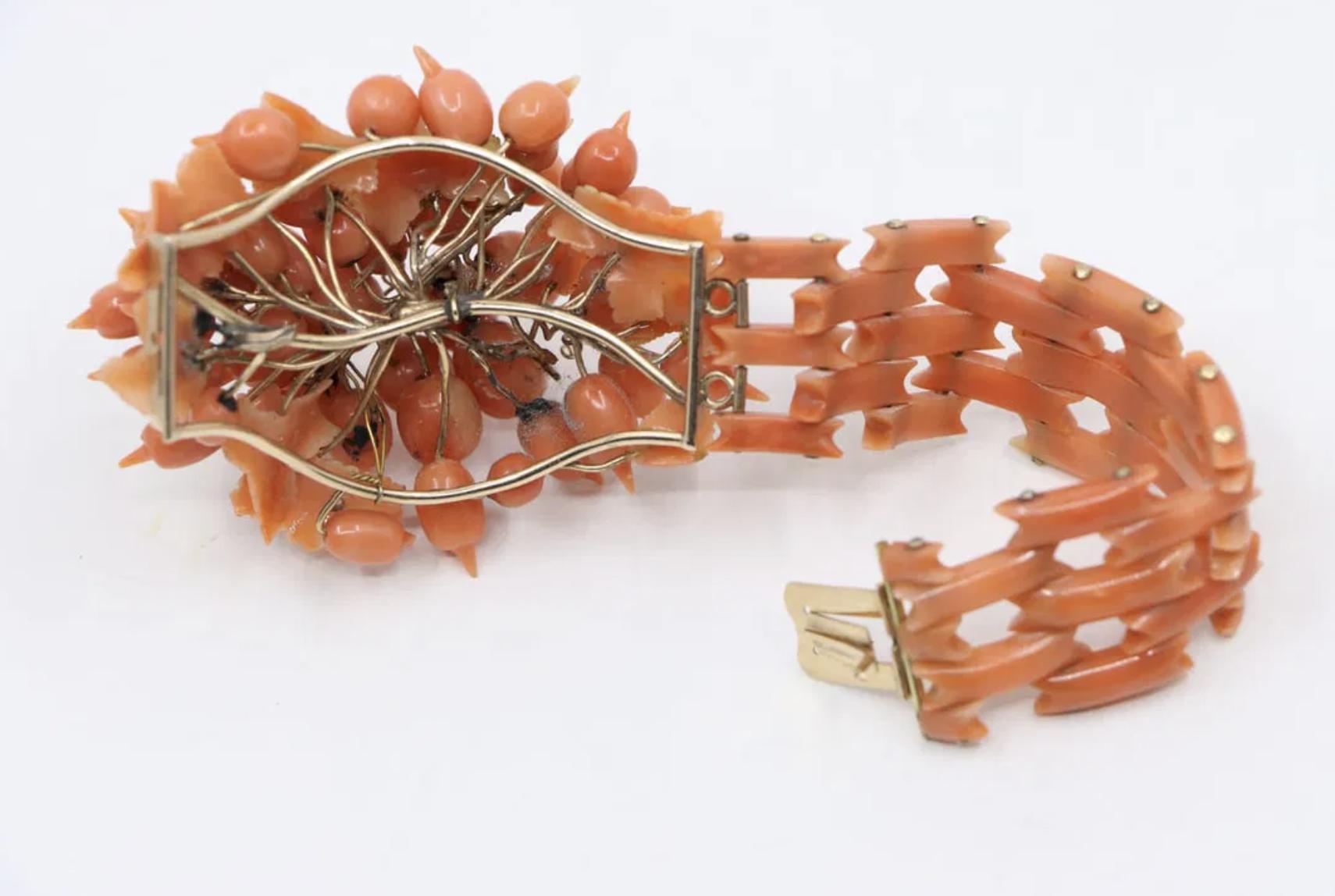 A Rare Antique Victorian Coral Parure - Coral Necklace, Bracelet & Brooch For Sale 9