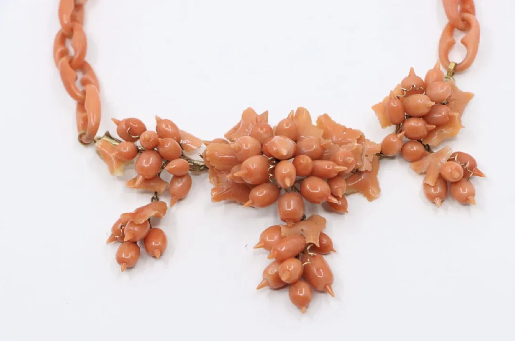 Women's A Rare Antique Victorian Coral Parure - Coral Necklace, Bracelet & Brooch For Sale