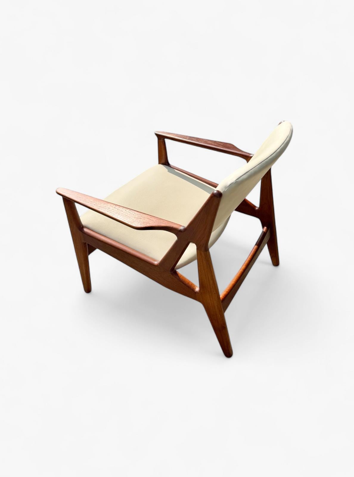 Fatto a mano Una rara sedia da salotto Arne Vodder Model Ella in teak, Danimarca, anni '60 circa in vendita