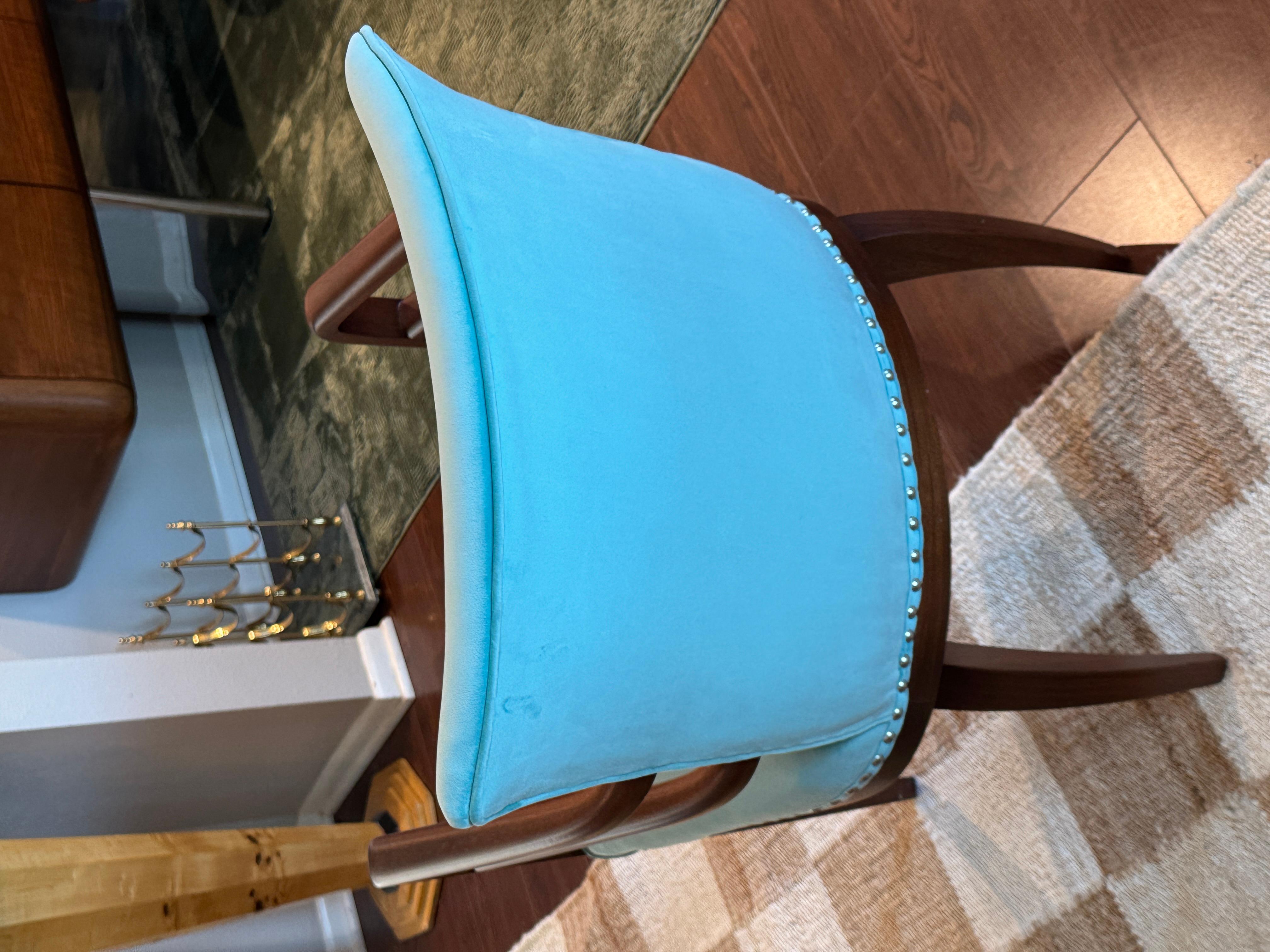 Rara poltrona art déco in vero velluto blu, anni '30 circa. in vendita 4