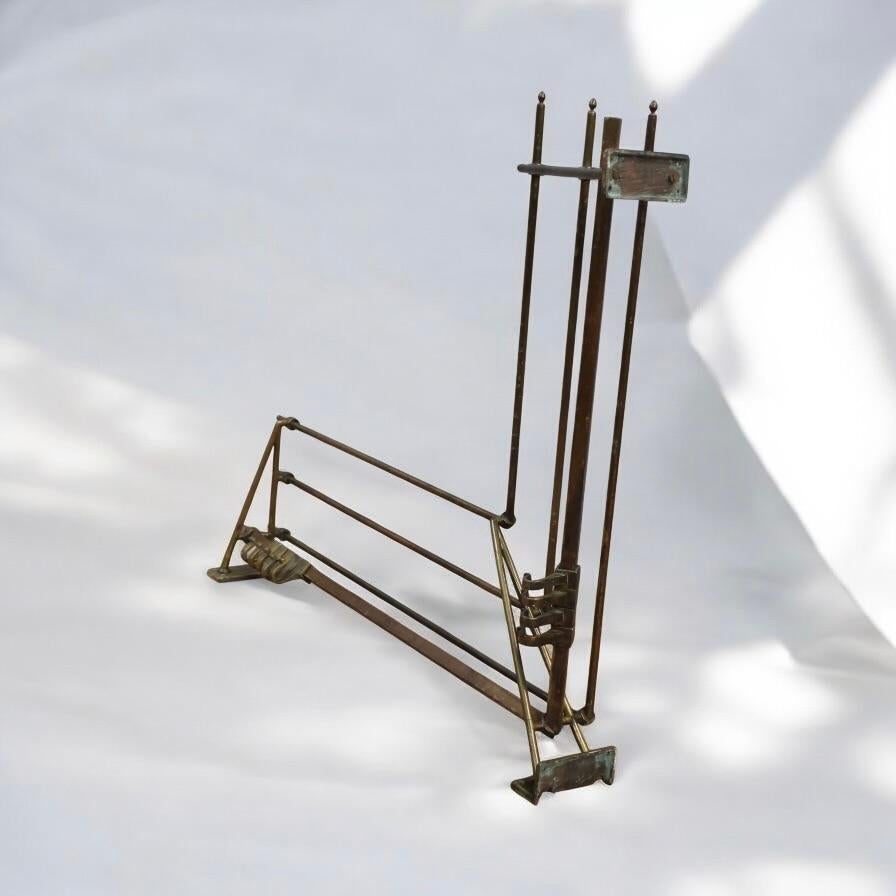 Eine seltene Art Deco Messing Ecke Mantel und Hut Rack im Zustand „Gut“ im Angebot in London, GB