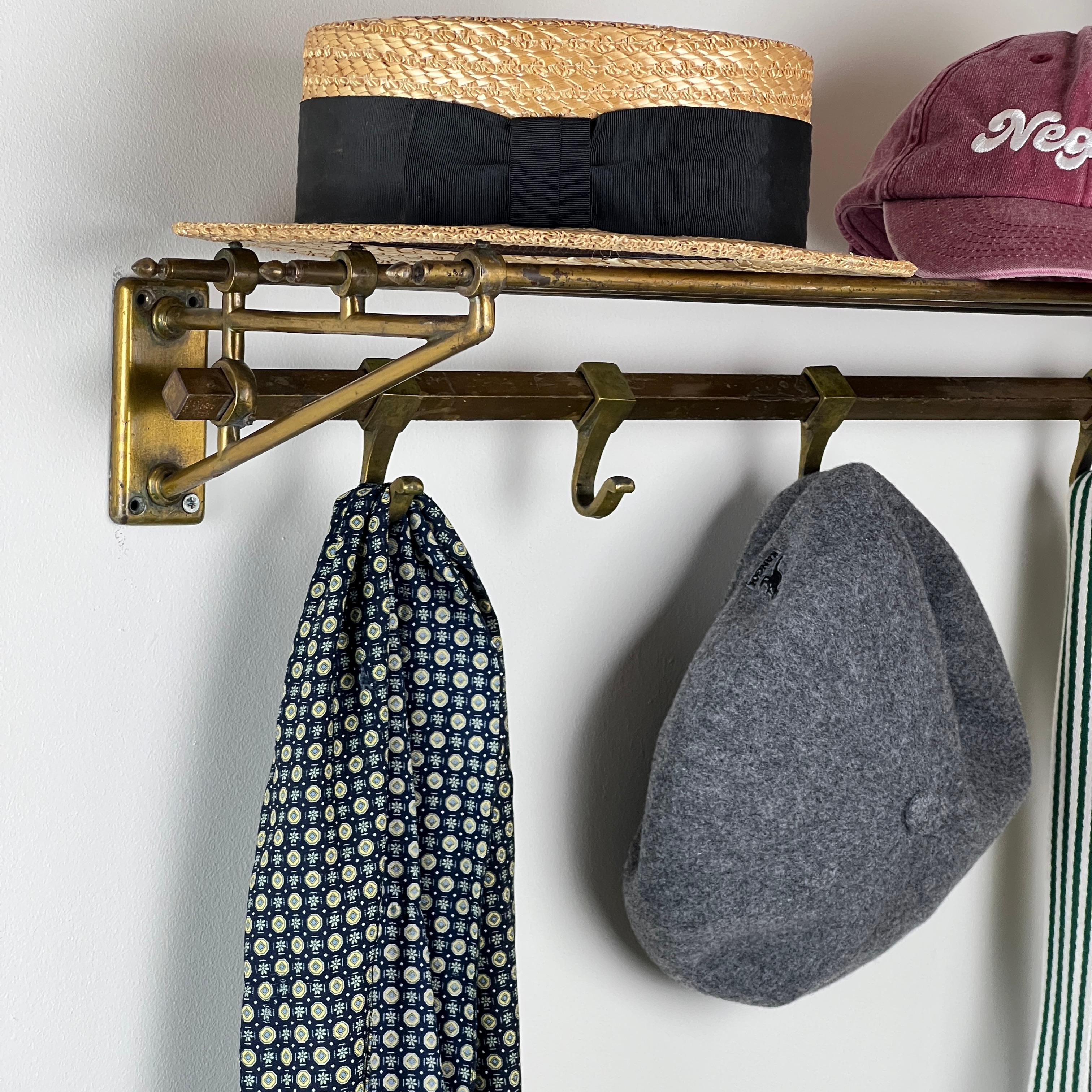 Eine seltene Art Deco Messing Ecke Mantel und Hut Rack im Angebot 2
