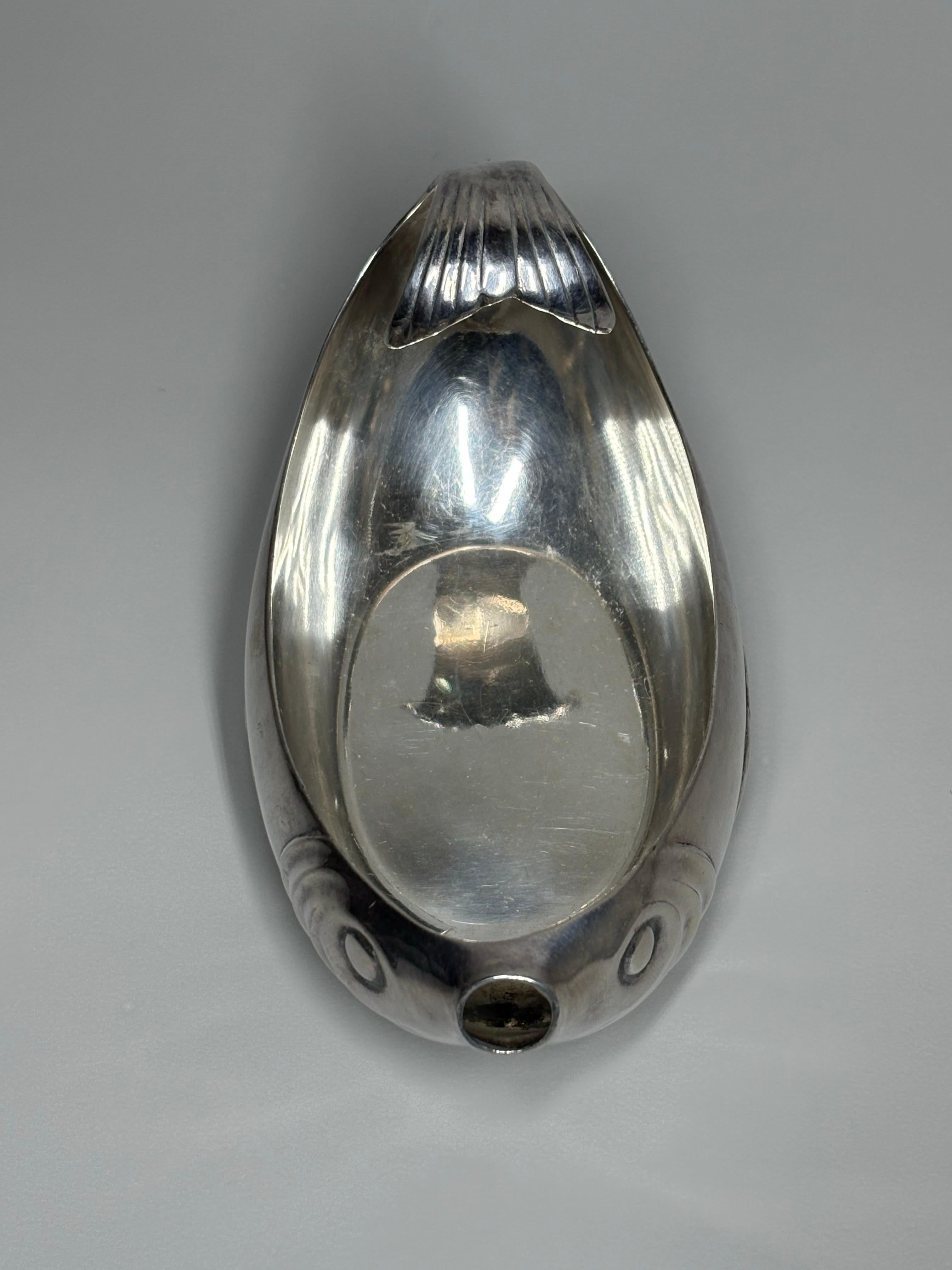 Rare saucière Art Déco Gallia pour Christofle en forme de poisson en vente 3