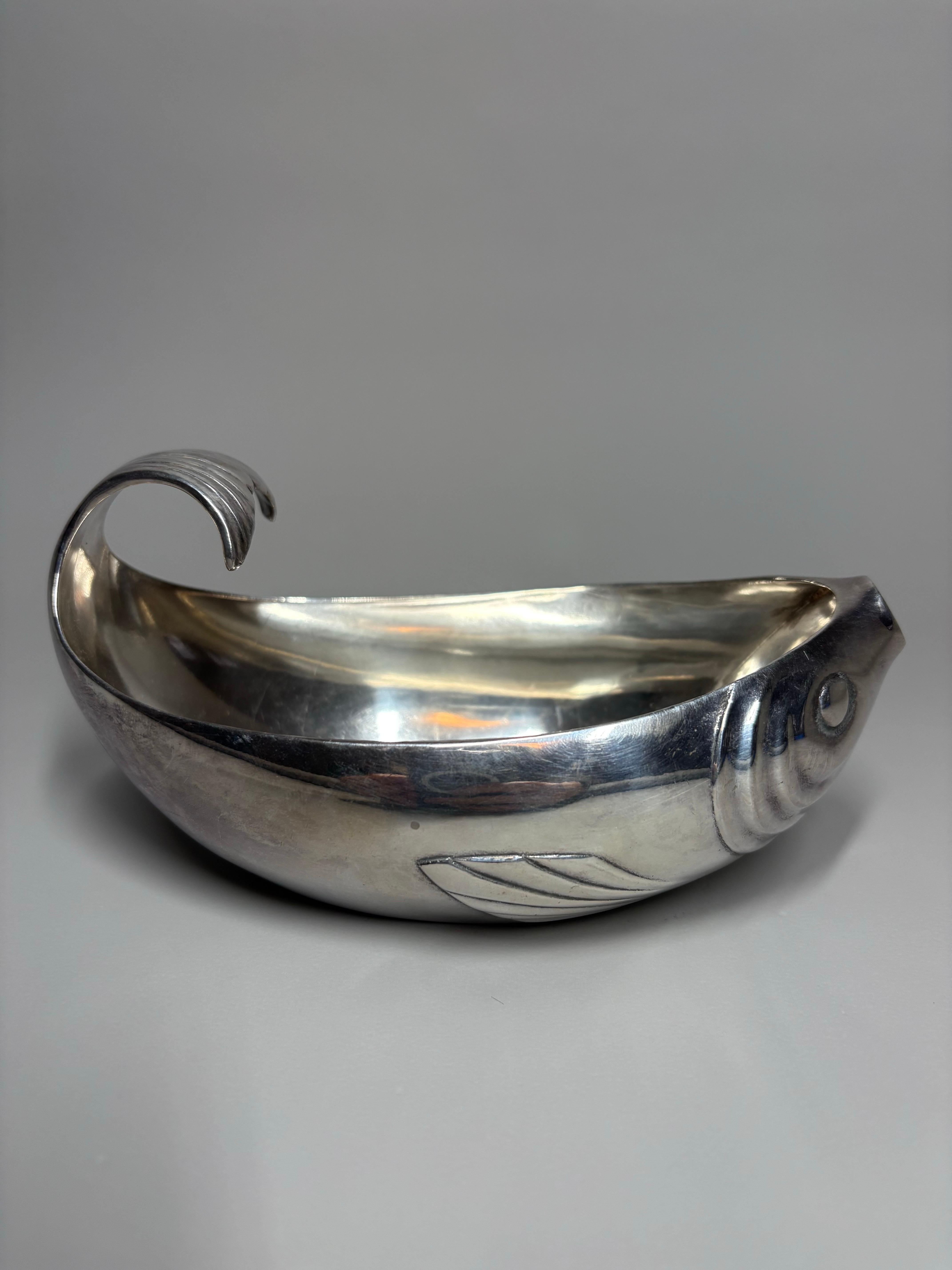 Art déco Rare saucière Art Déco Gallia pour Christofle en forme de poisson en vente