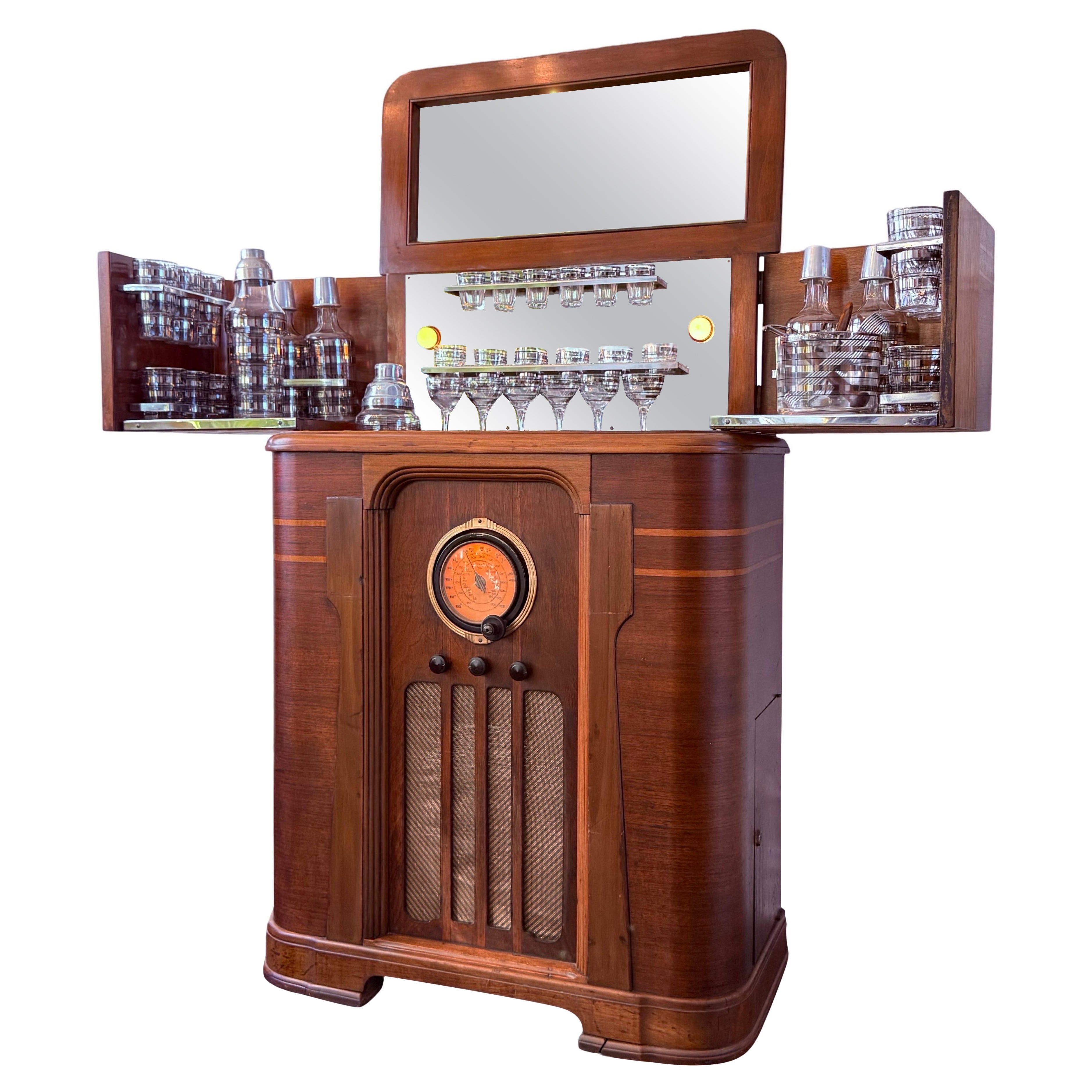 A Rare Art Deco Philco Radiobar 1937. Complete Original Glassware.