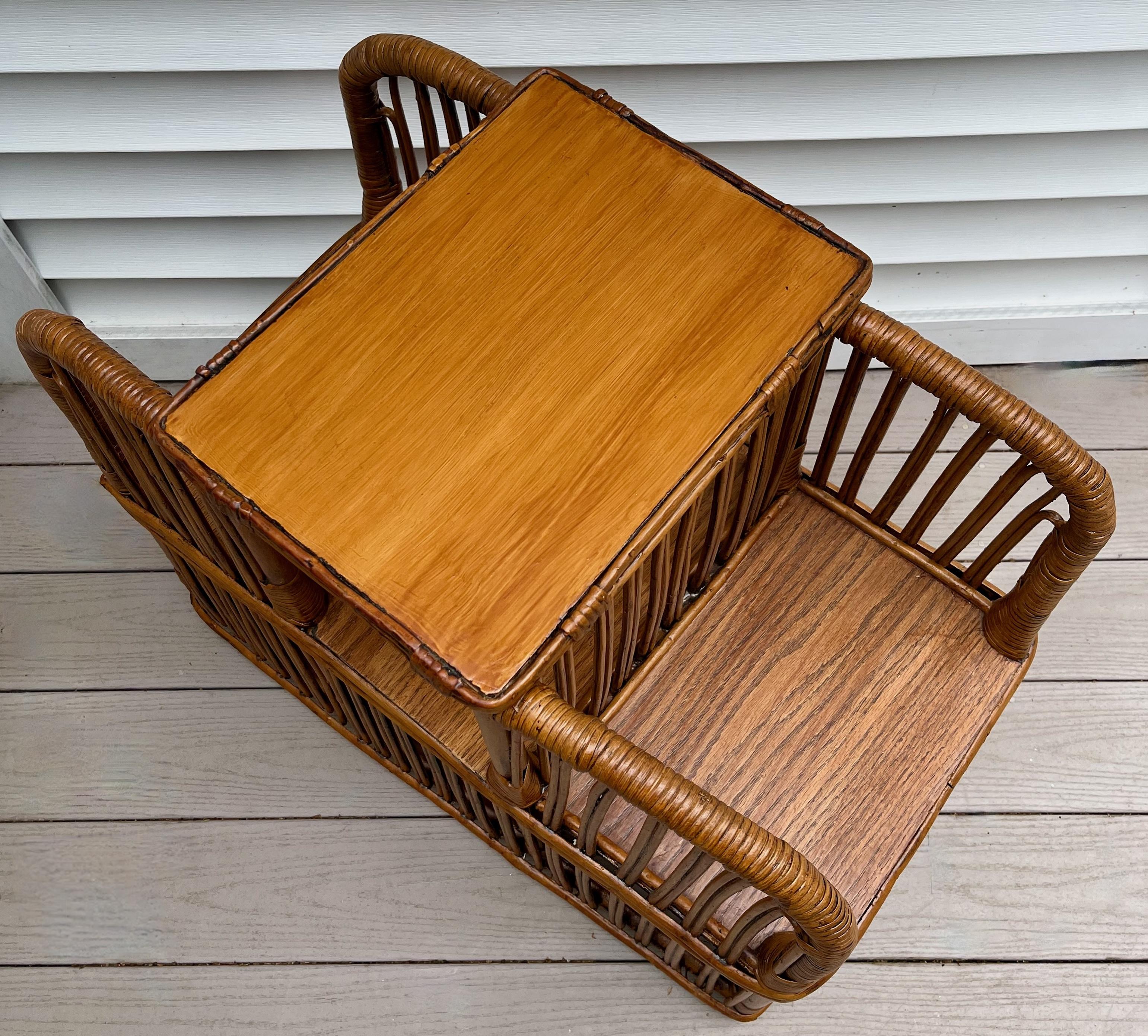 Osier Une rareté Art déco  Lampe en rotin - Table d'appoint pour bibliothèque en vente