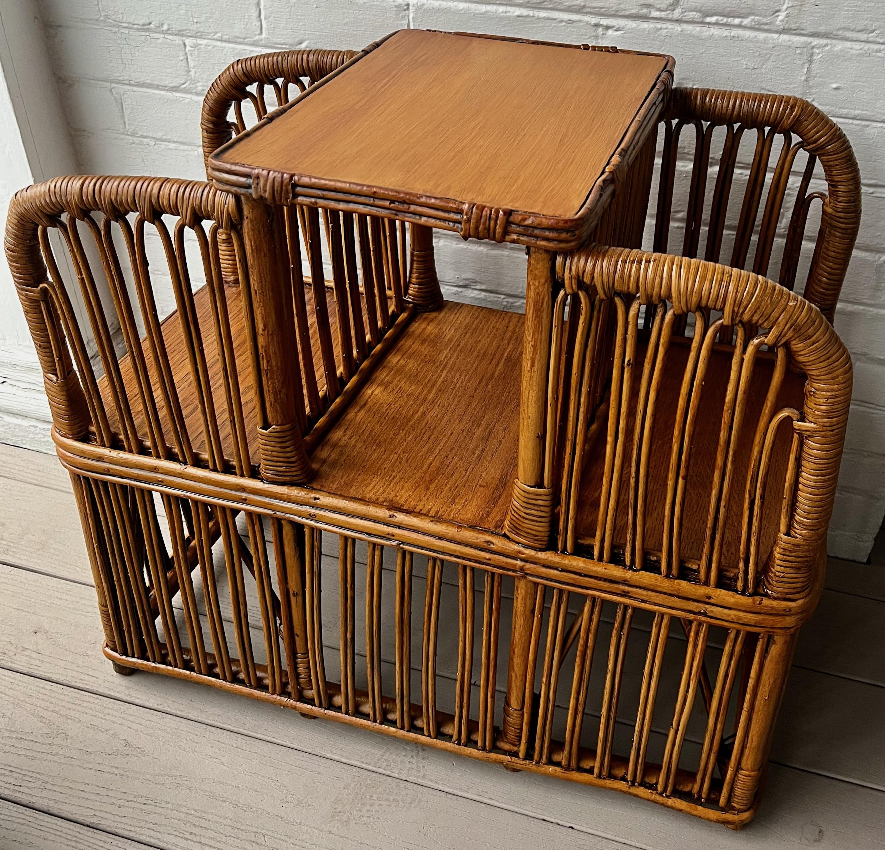 Une rareté Art déco  Lampe en rotin - Table d'appoint pour bibliothèque en vente 2