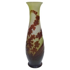 Raro jarrón de cristal camafeo Art Nouveau con orquídeas, de Emile Gallé, Nancy, años 20