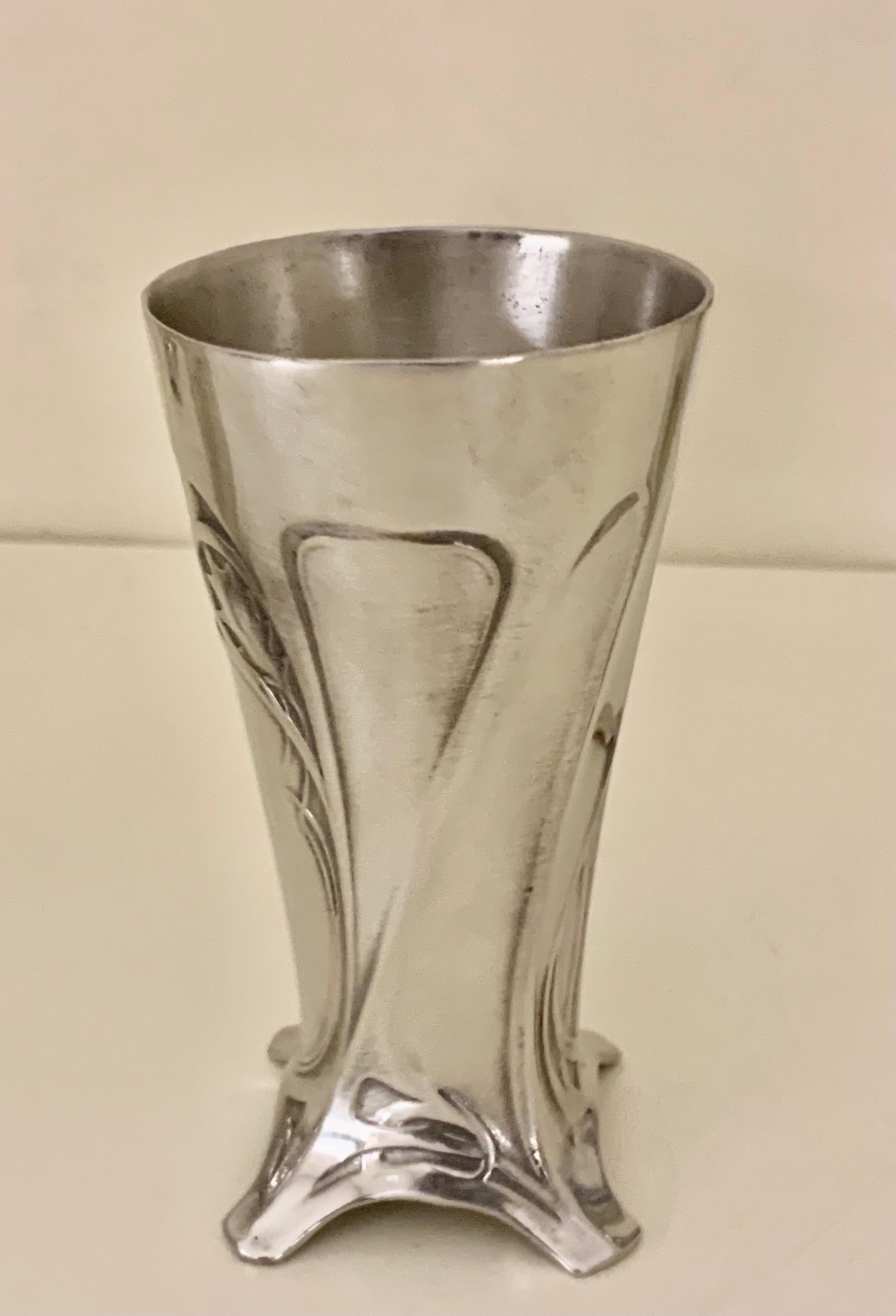 Début du 20ème siècle Rare service à liqueur en étain argenté Art Nouveau de W.M.F. en vente