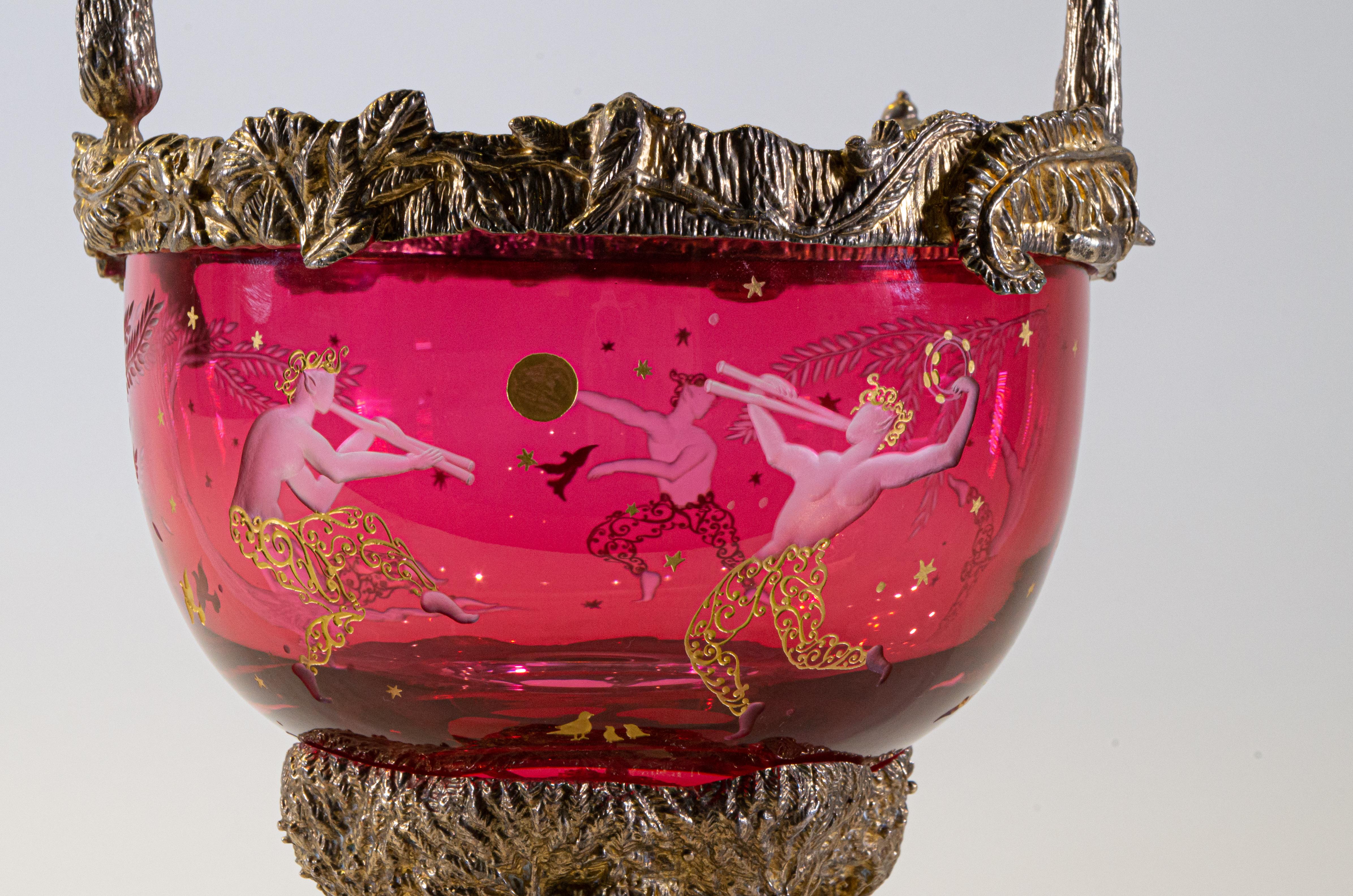 Seltener Baccarat & Jean Boggio ''Masquerade'' Tafelaufsatz aus Kristall und vergoldeter Bronze im Zustand „Gut“ im Angebot in New York, NY