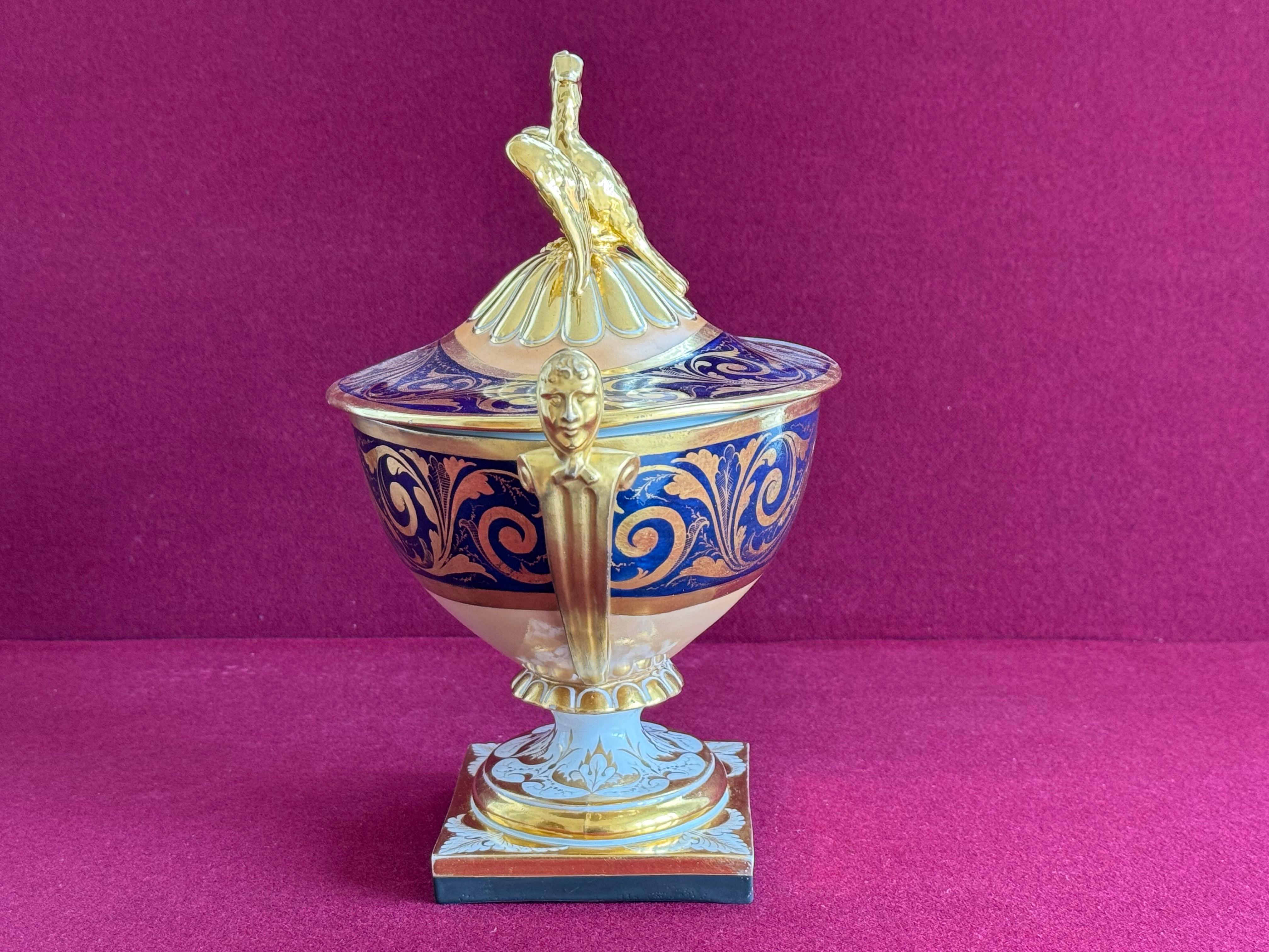 19th Century A rare Barr, Flight and Barr Worcester vase and cover c.1810 For Sale