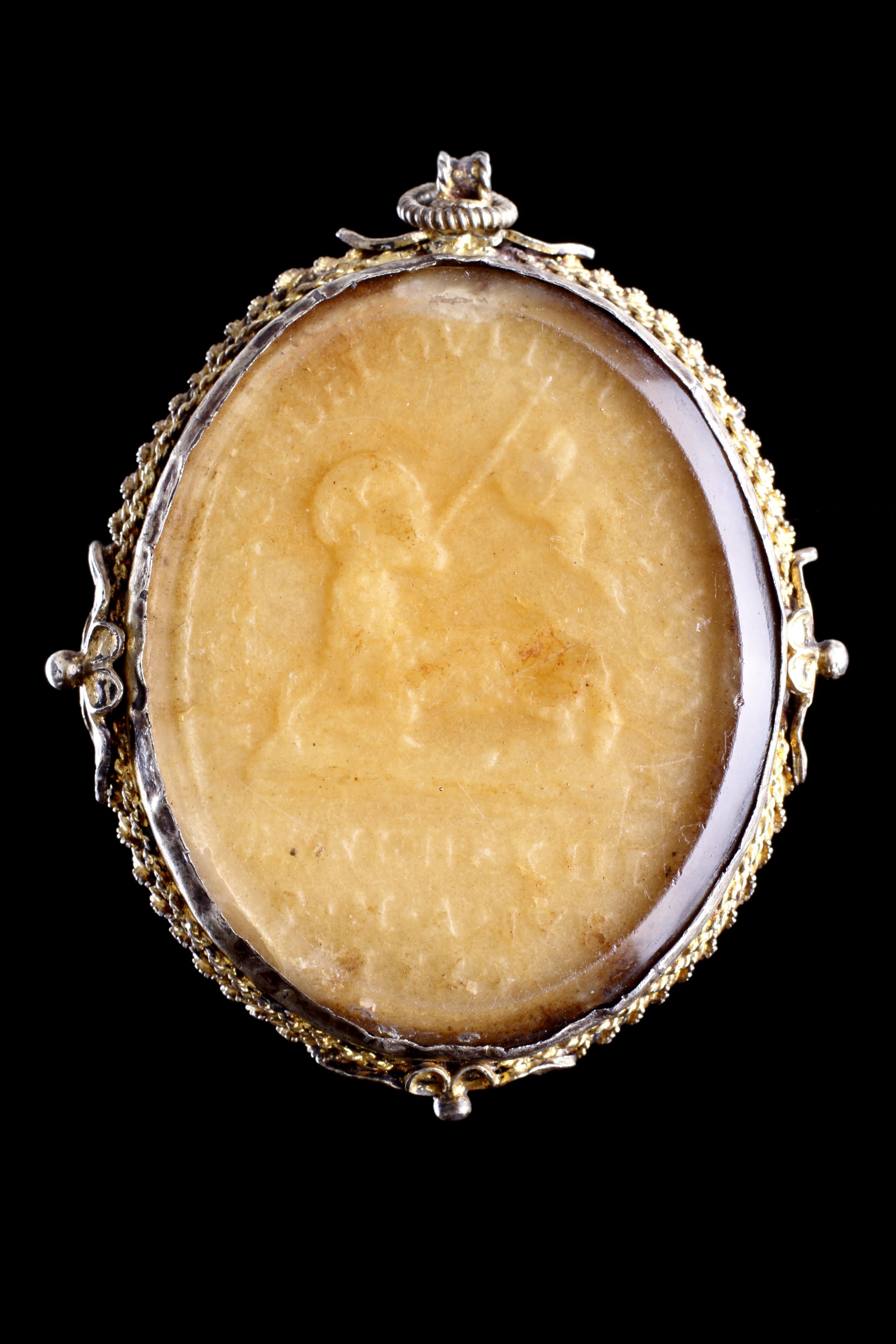 Rare pendentif en cristal de roche et émail monté en argent doré de Berlin Bon état - En vente à London, GB