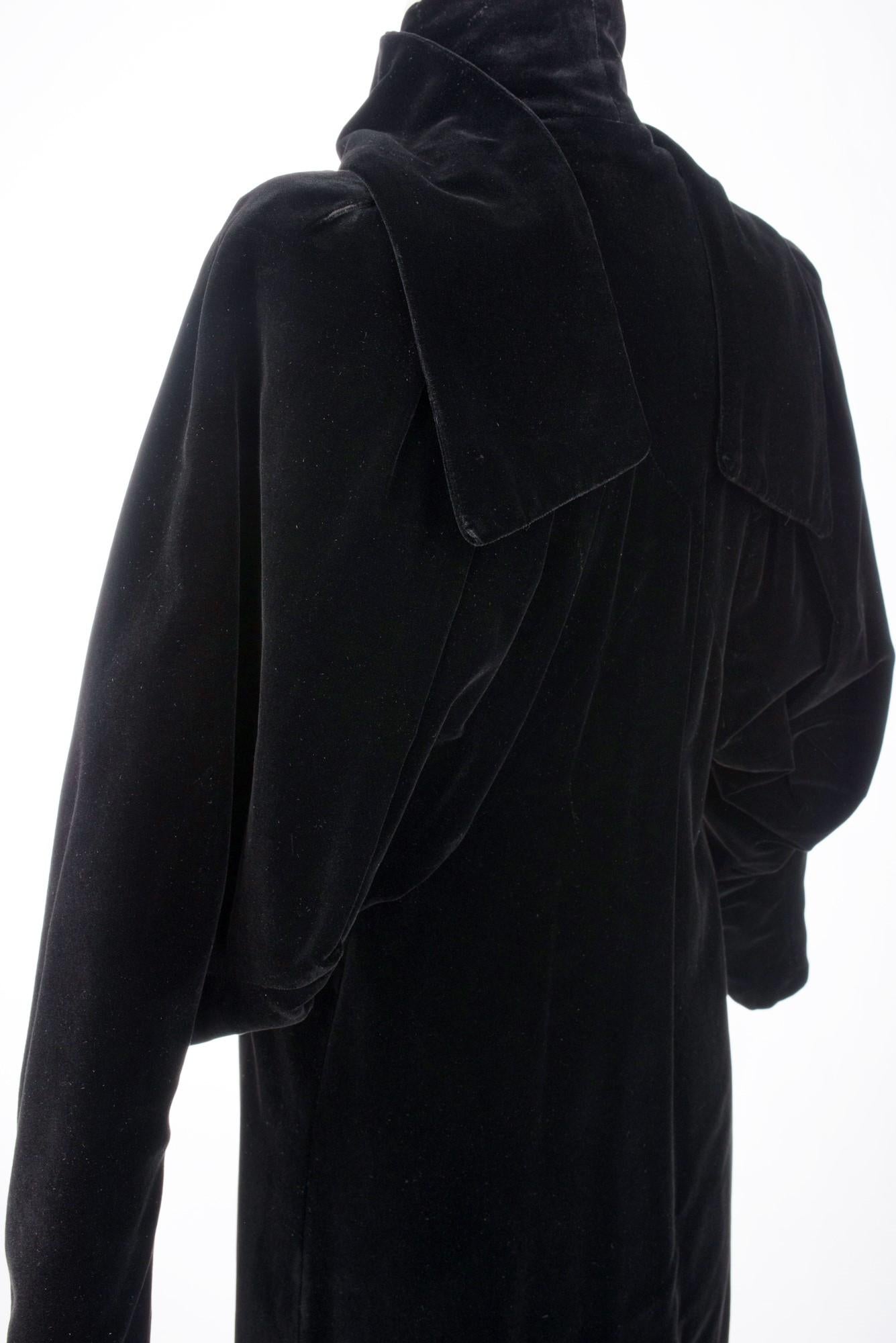 A Rare Black Silk Velvet Evening Coat by Lucien Lelong Circa 1937 For Sale 8