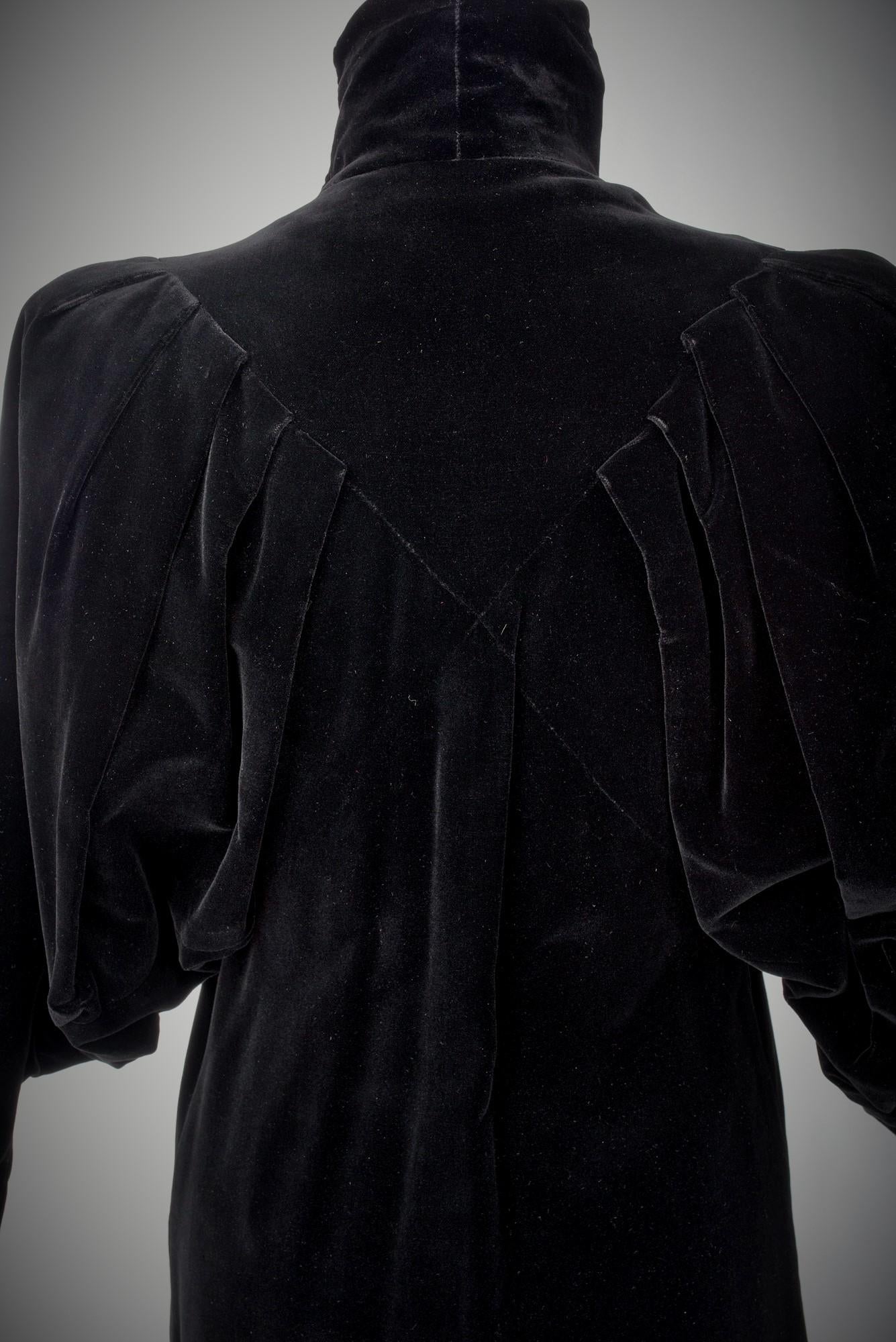 A Rare Black Silk Velvet Evening Coat by Lucien Lelong Circa 1937 For Sale 9