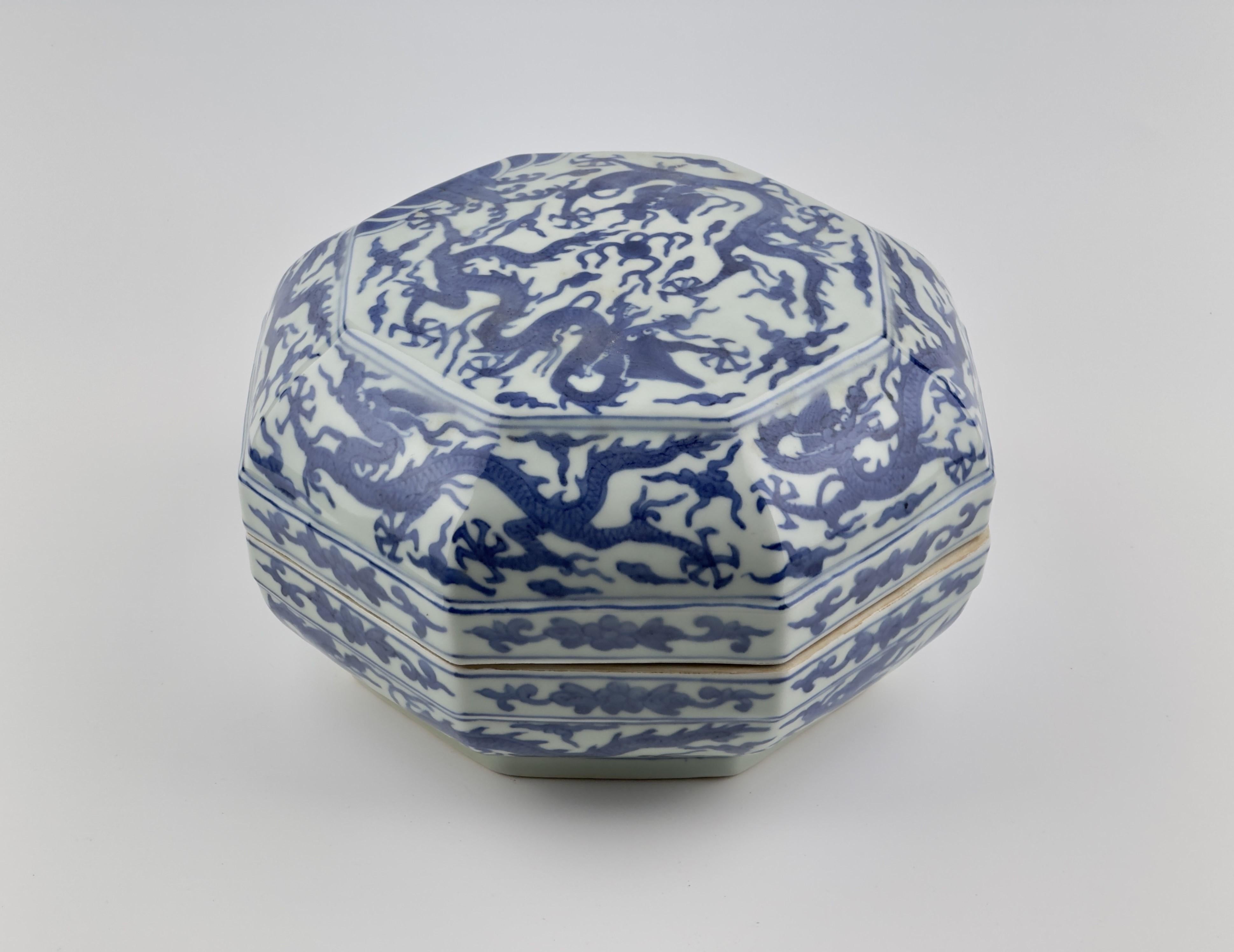 Hong Kong A Rare Blue And White Octagonal Box And Cover, Ming Dynasty Wanli Six-Character For Sale