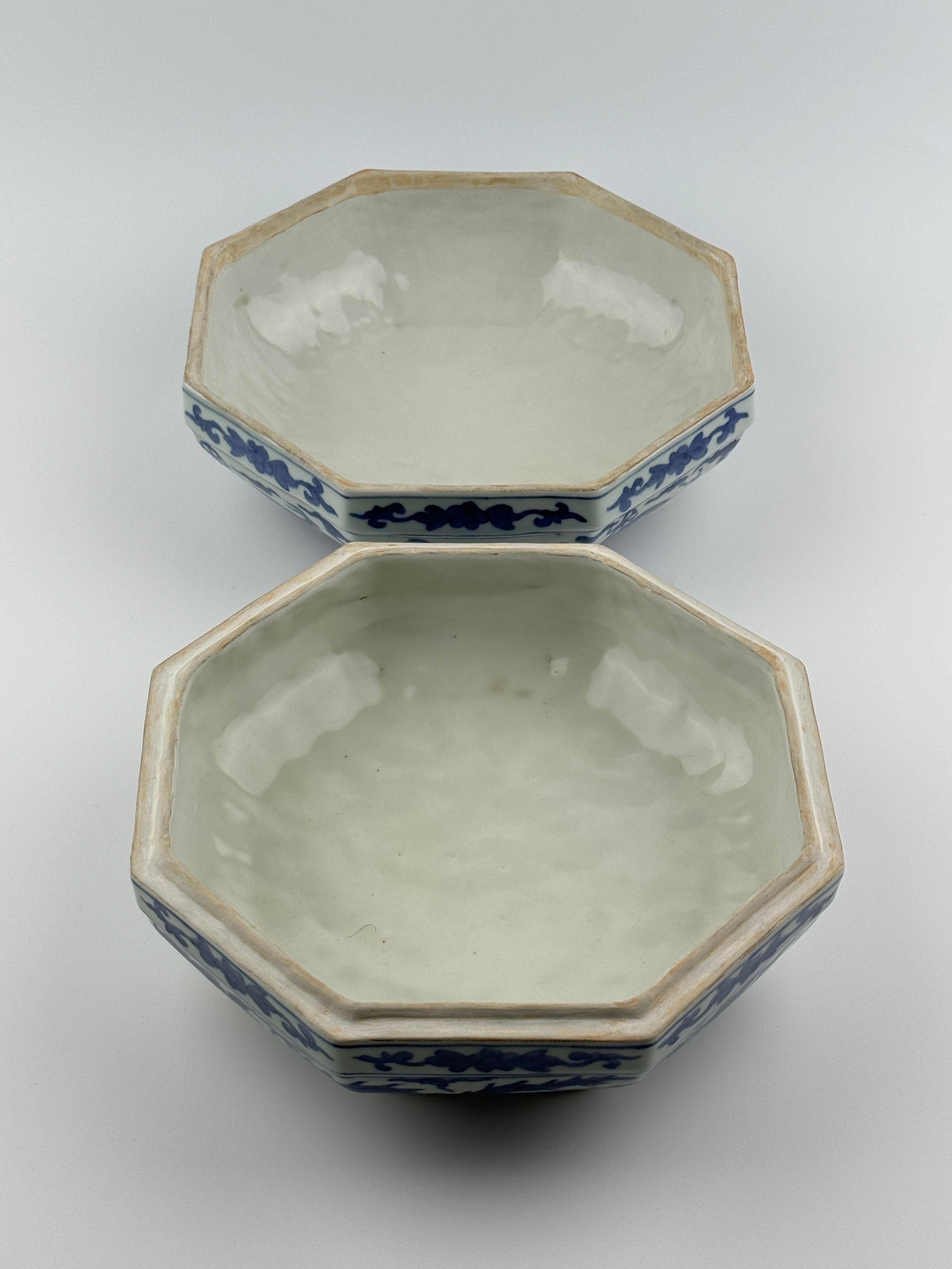 Glazed A Rare Blue And White Octagonal Box And Cover, Ming Dynasty Wanli Six-Character For Sale