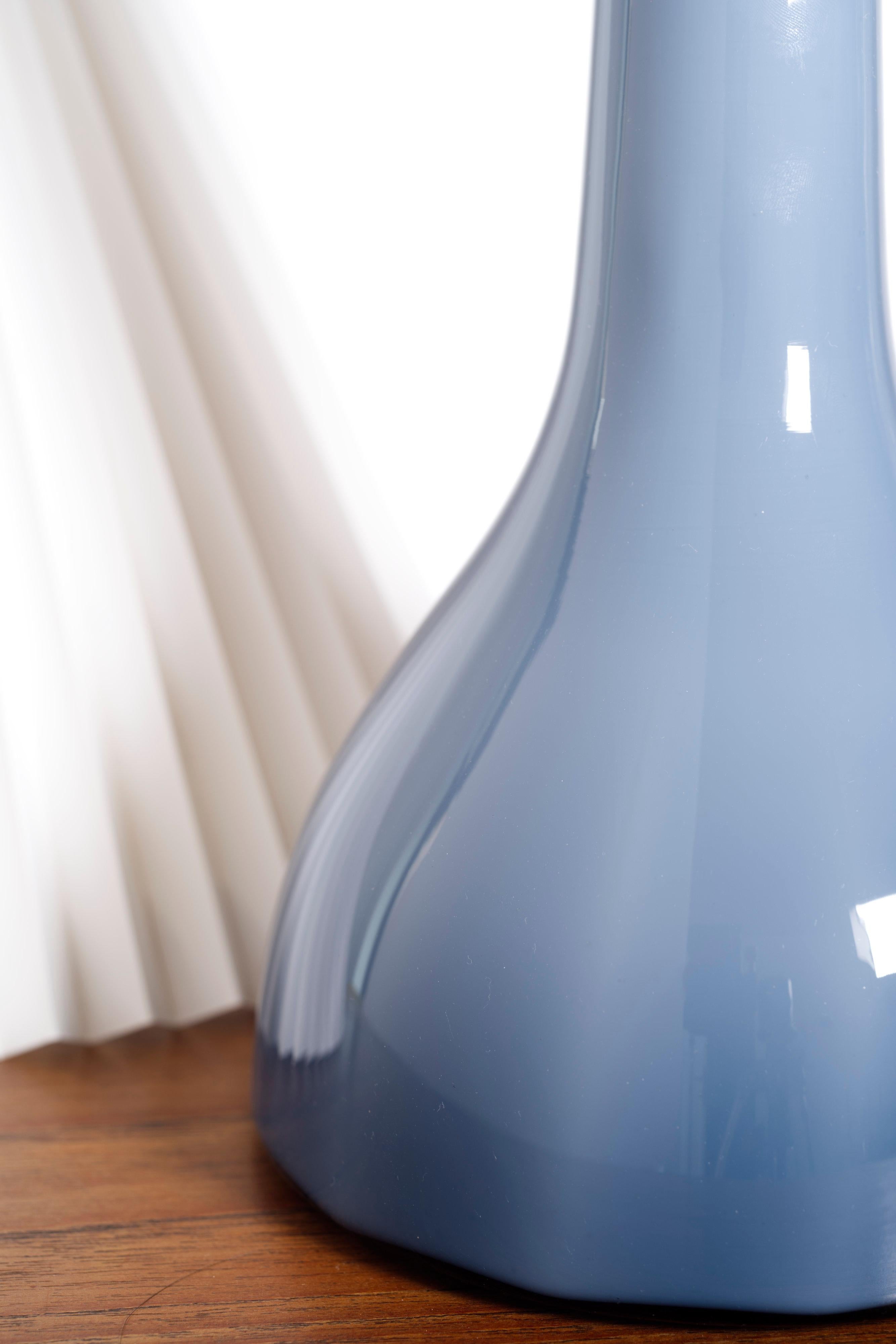 A rare blue Danish midcentury table lamp by Esben Klint for Karstrup Holmegaard For Sale 5