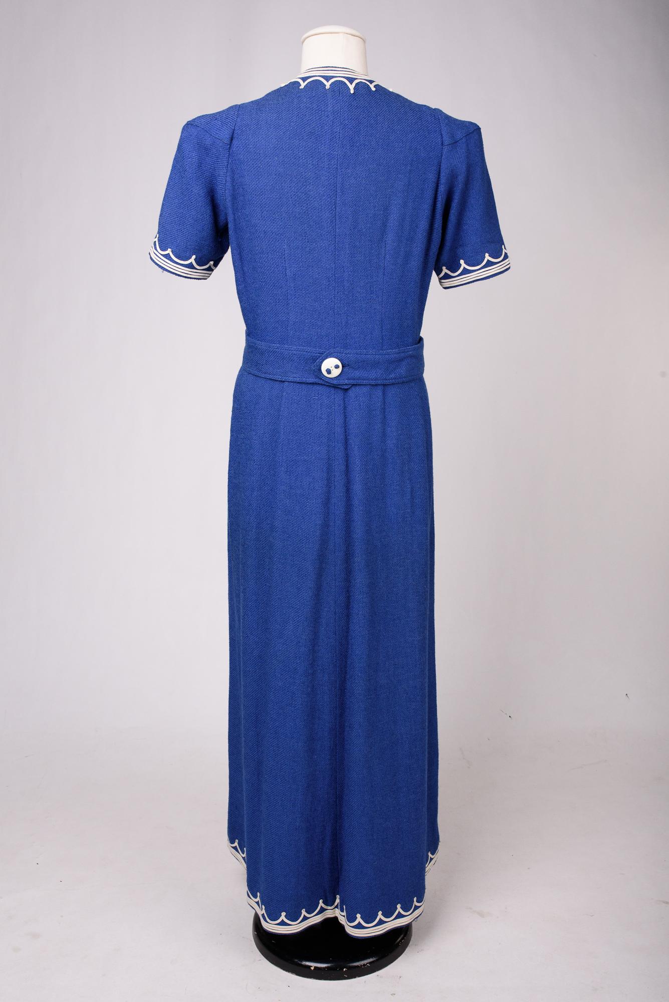 A Rare Blue Navy woollen dress by Henry à la Pensée - France Circa 1945 For Sale 8
