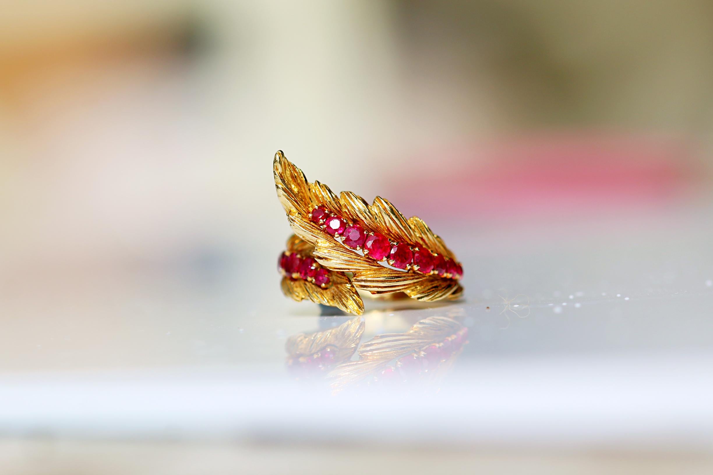 Rare Cartier Ruby and Yellow Gold Feather Crossover Ring In Excellent Condition In Banbury, GB