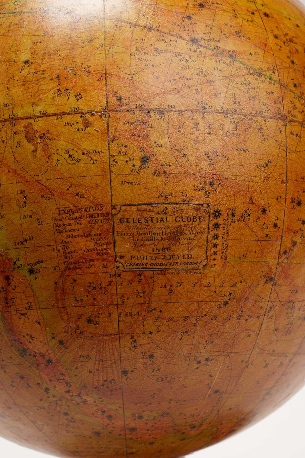 A rare celestial globe edited by J. Wyld, Charing Cross East London 1860.  In Good Condition For Sale In Milan, IT