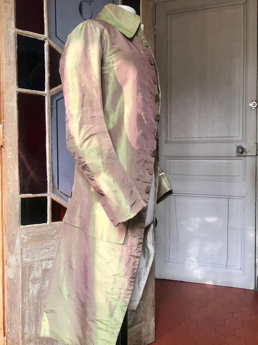A Rare Changing Taffeta Frock Coat Habit - France Late Louis XVI period C. 1790 9