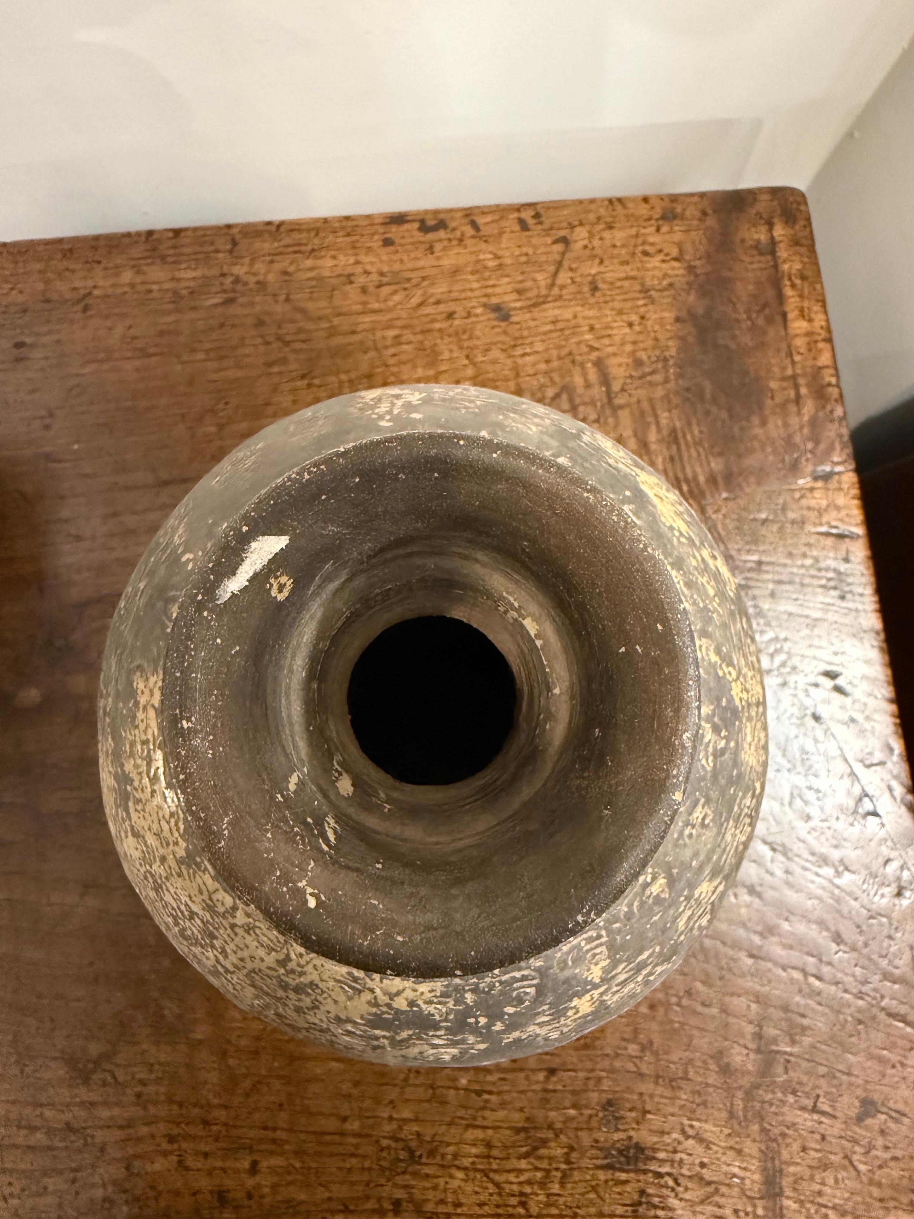 Rare pot chinois à glaçure noire et à col étroit, 20e siècle en vente 1