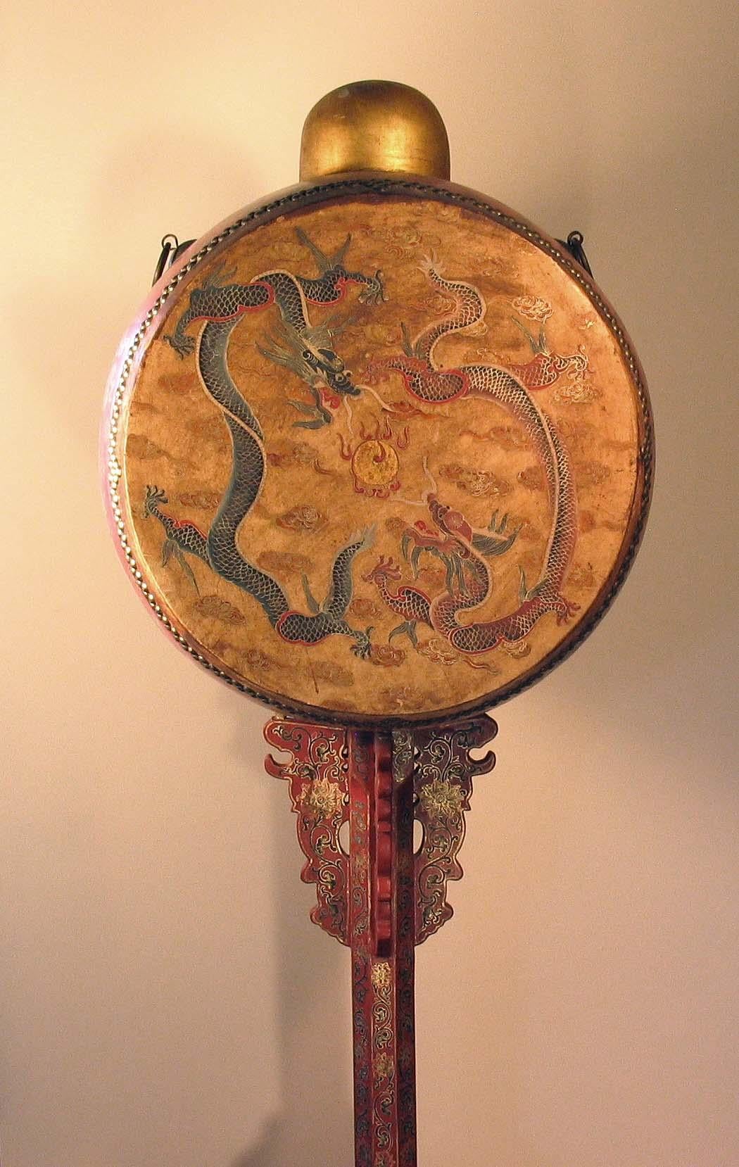 Rare 6 ft. Tall Chinese Ceremonial Lacquer Drum and Stand, 19th Century In Good Condition In Ottawa, Ontario