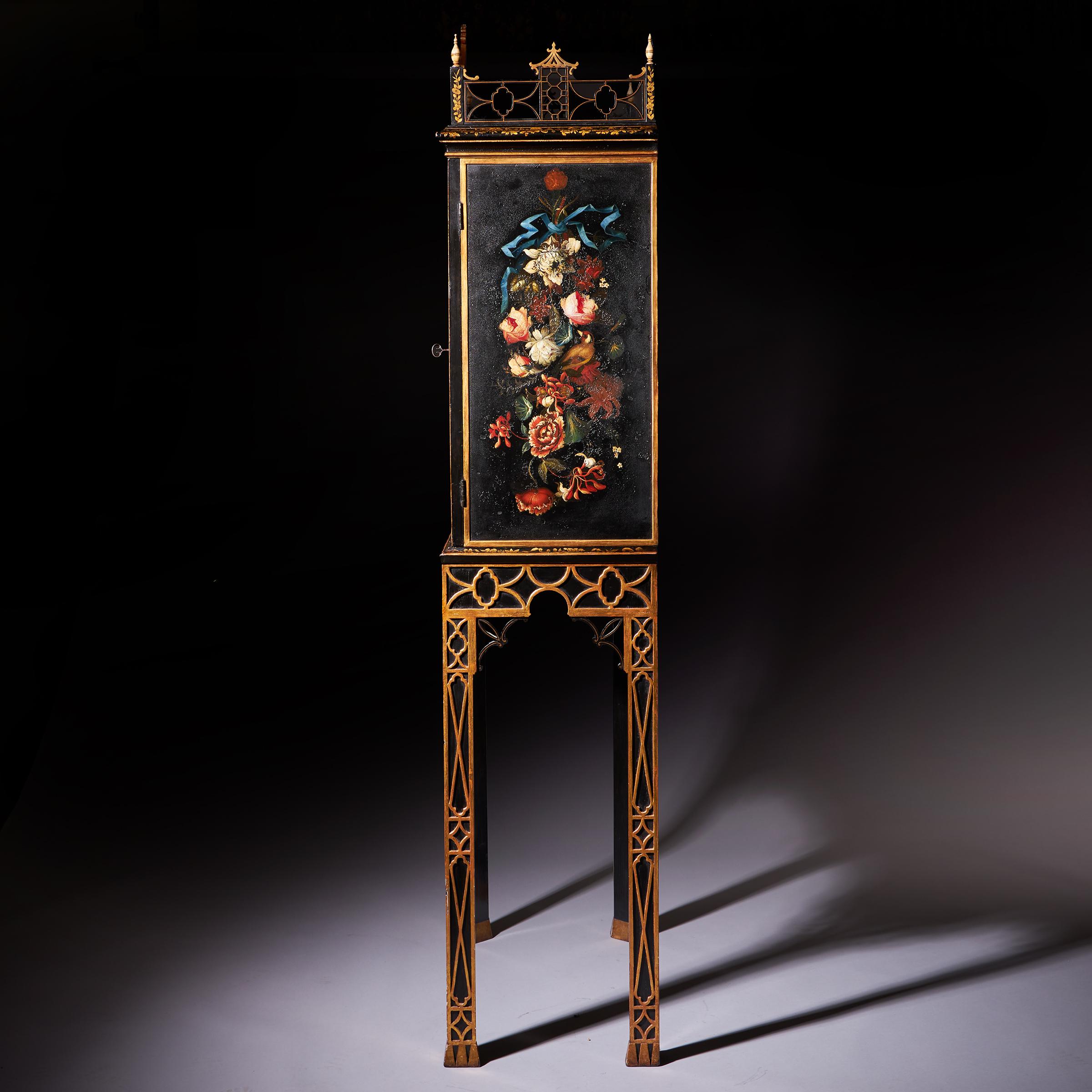 Laqué Rare cabinet chinois Chippendale George III sur stand, vers 1760. Angleterre en vente