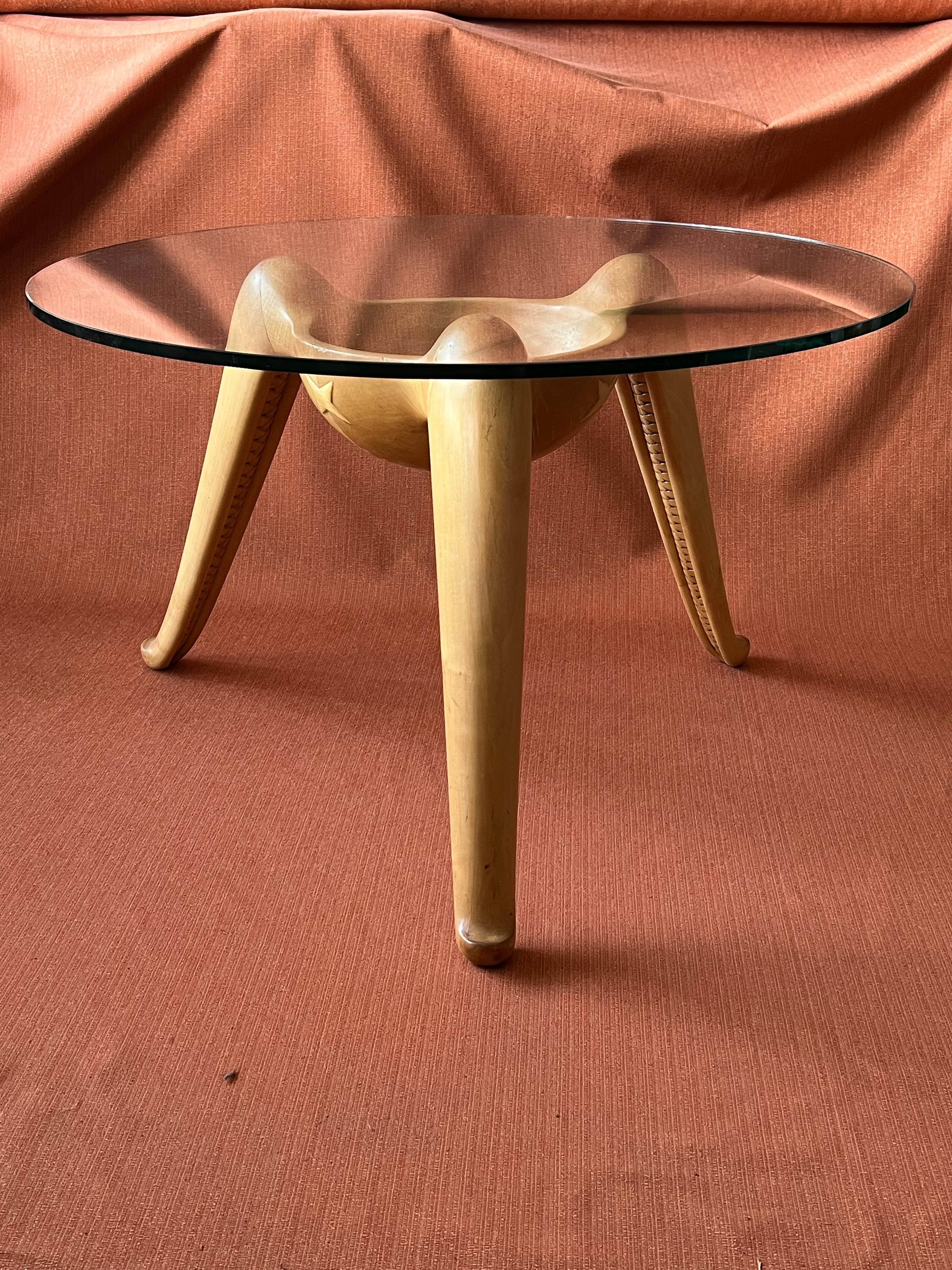 Une table basse inhabituelle et rare d'Osvaldo Borsani vers 1939. 