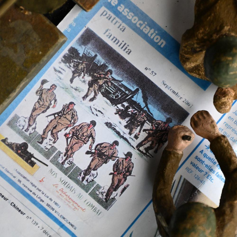 Rare collection de douze figurines de combat sculptées à la main, datant du milieu du 20e siècle, pour la Seconde Guerre mondiale. en vente 8