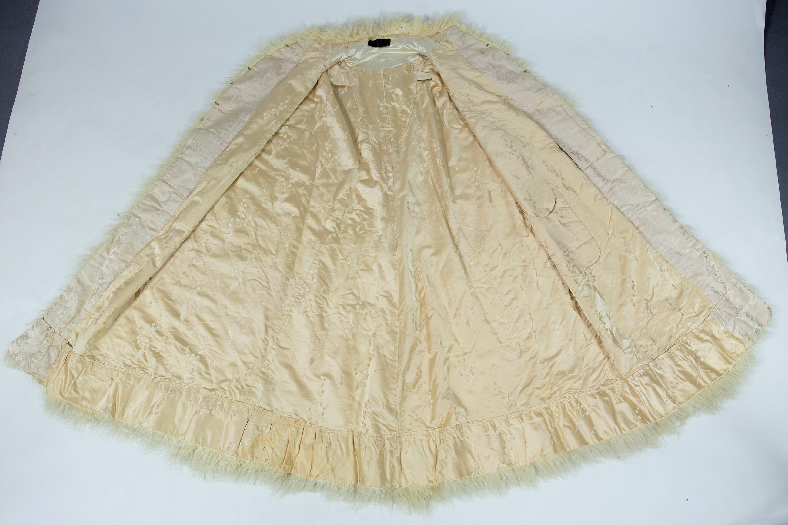 A Rare Couture Emile Pingat Dolman Pelisse - France Circa 1890-1895 In Good Condition For Sale In Toulon, FR