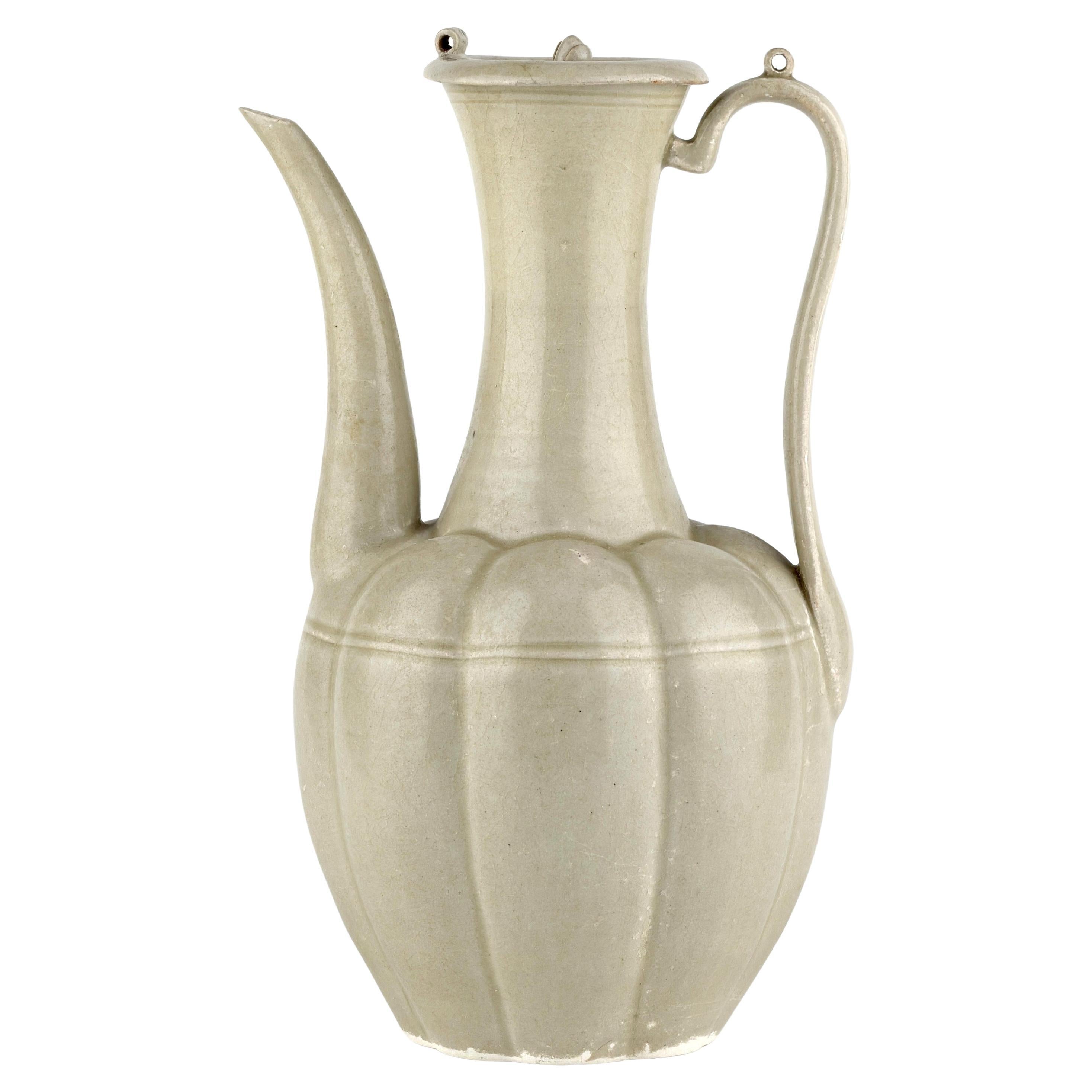 Seltene cremefarbene Ding yao-Kanne mit Deckel, Nördliche Song Dynasty (960-1127)