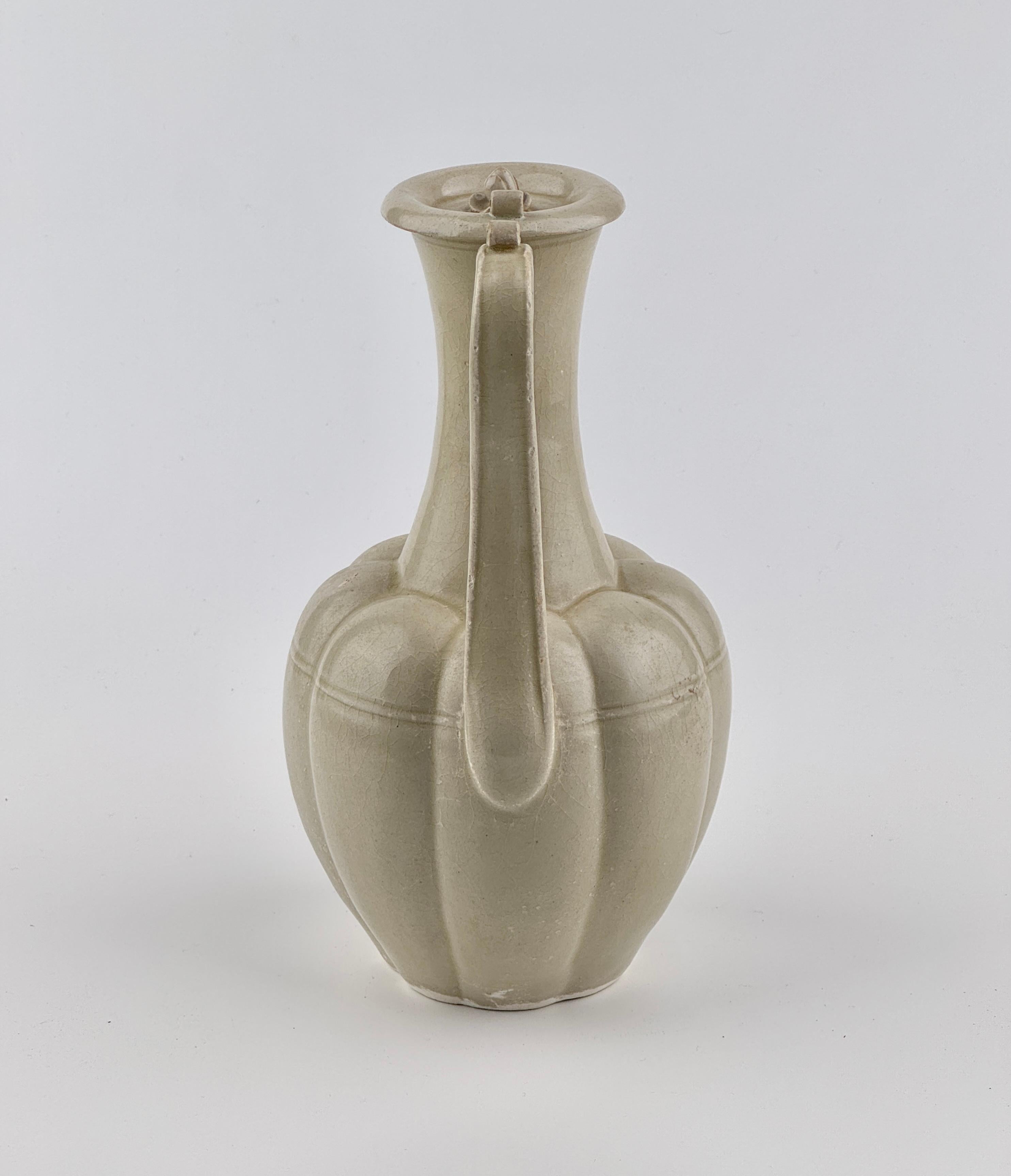 A Rare Cream-Glazed Ding yao Ewer and Cover, Northern Song Dynasty (960–1127) For Sale 10