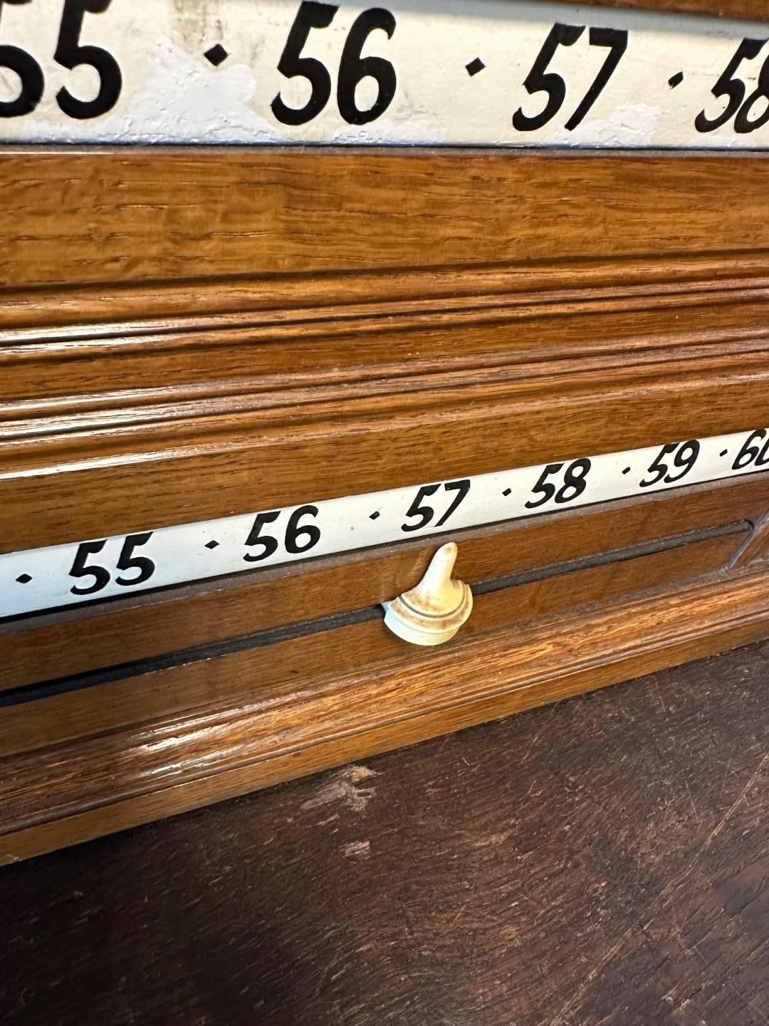 Un raro tabellone decorativo in vendita 6