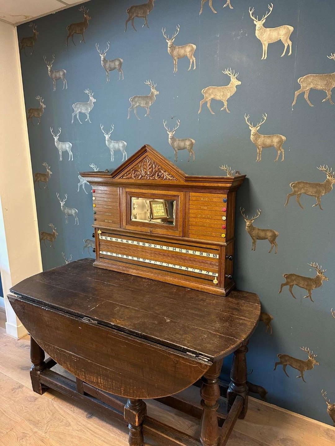 Britannico Un raro tabellone decorativo in vendita