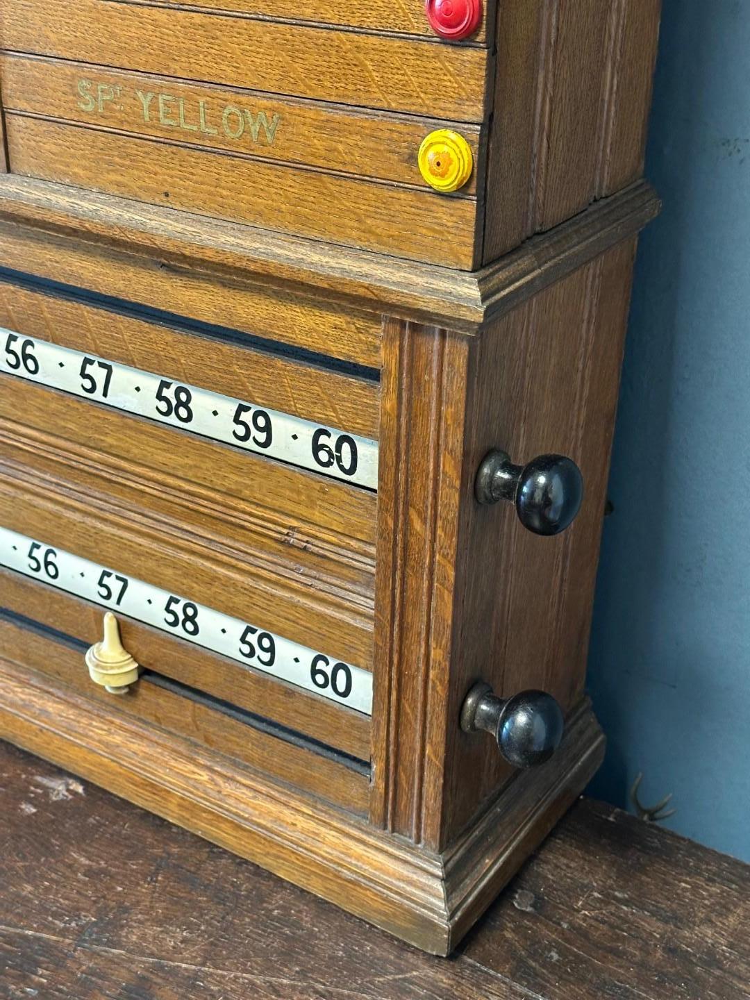 Quercia Un raro tabellone decorativo in vendita