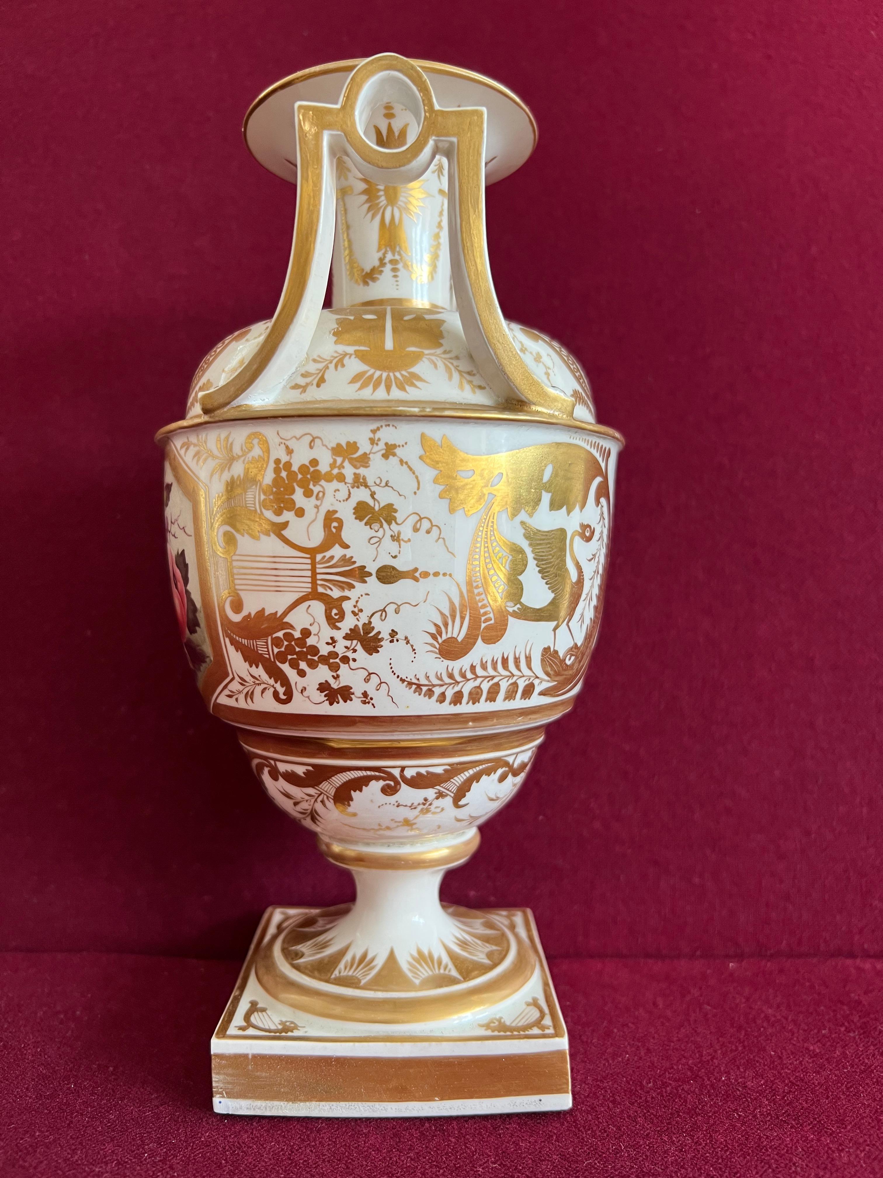 Rare vase en porcelaine de Derby C.1815 décoré par Thomas Steele Bon état - En vente à Exeter, GB