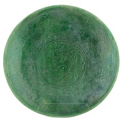 Raro piatto con drago verde smaltato di Dingyao, dinastia Liao-Song