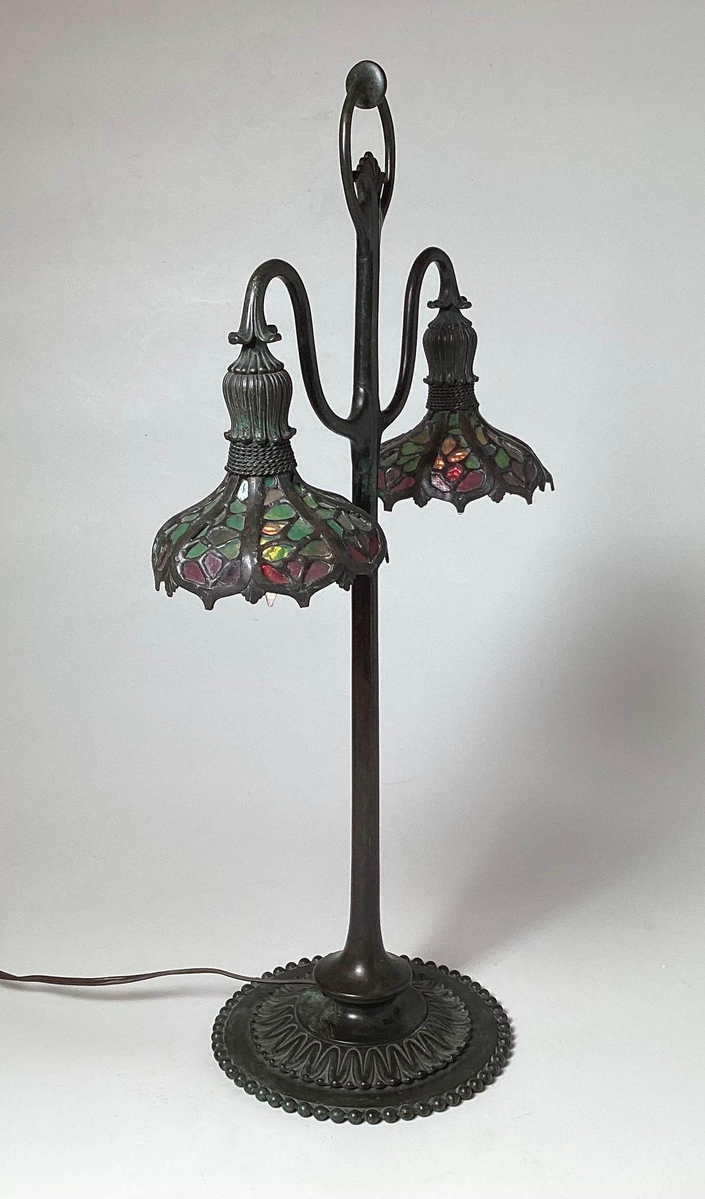 Art nouveau Rare lampe d'étude double en bronze, attribuée à BIgelow et Kennard en vente
