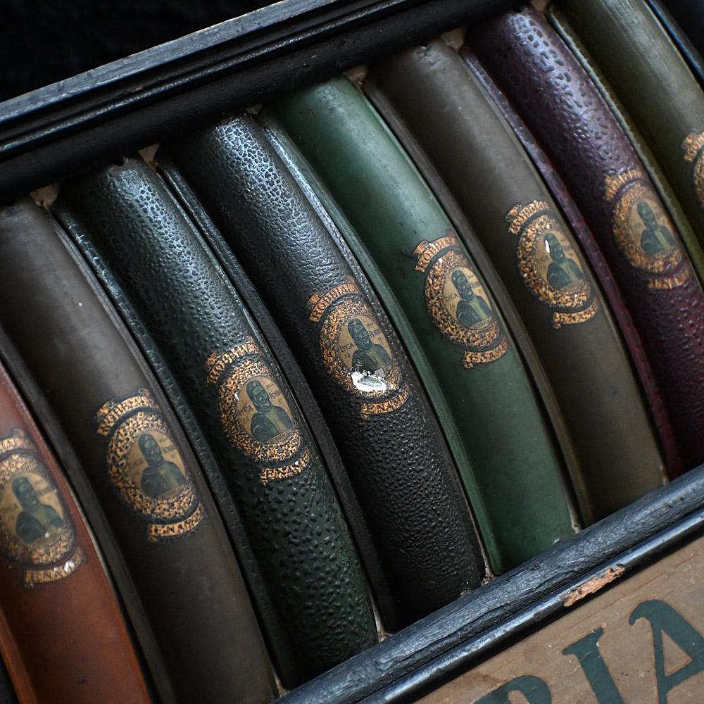 Late Victorian A rare early 20th century paint advertising display unit For Sale