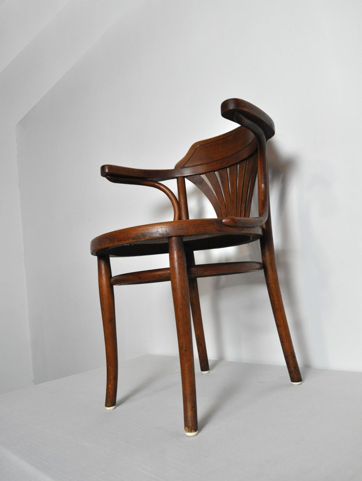 Arts and Crafts Rare Early Model Nr. 233 Bentwood Armchair Manufactured by Thonet in Austria
